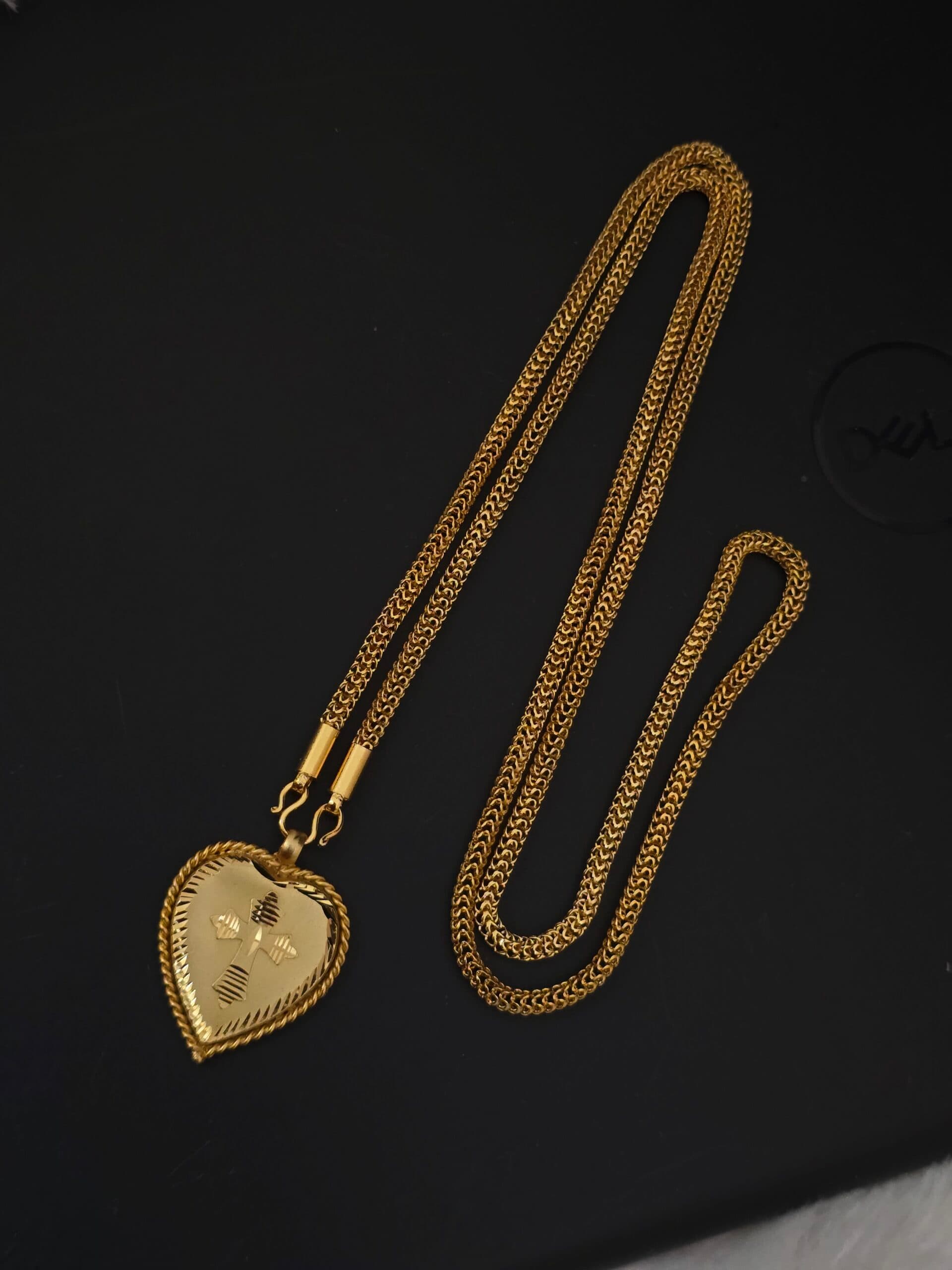 Premium foaming 32 inch cross dollar chain