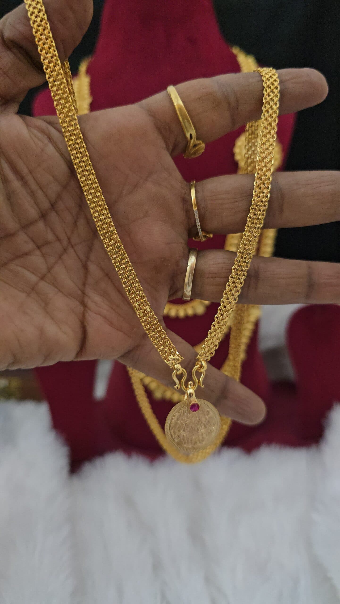 Premium foaming 24 inch lakshmi coin chain