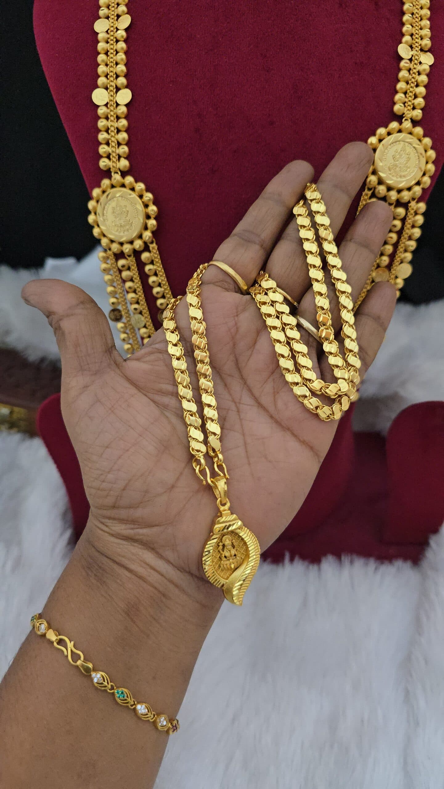 Premium foaming 28 inch lakshmi dollar chain