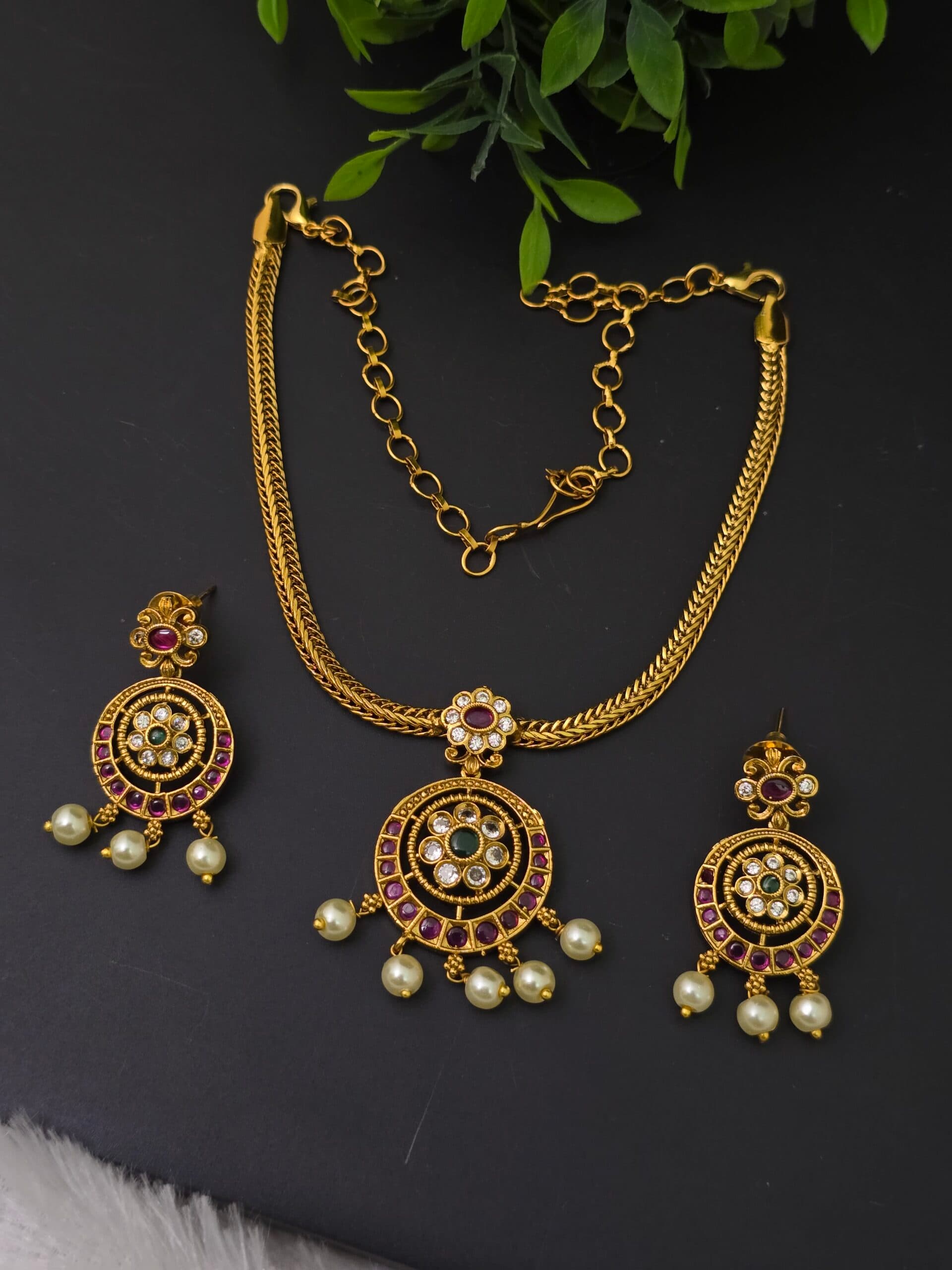 Premium matt necklace with stud