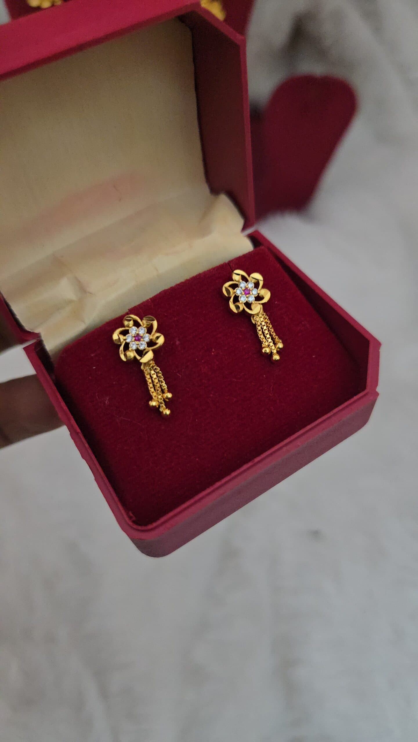 Premium foaming ad stone chain drops earing