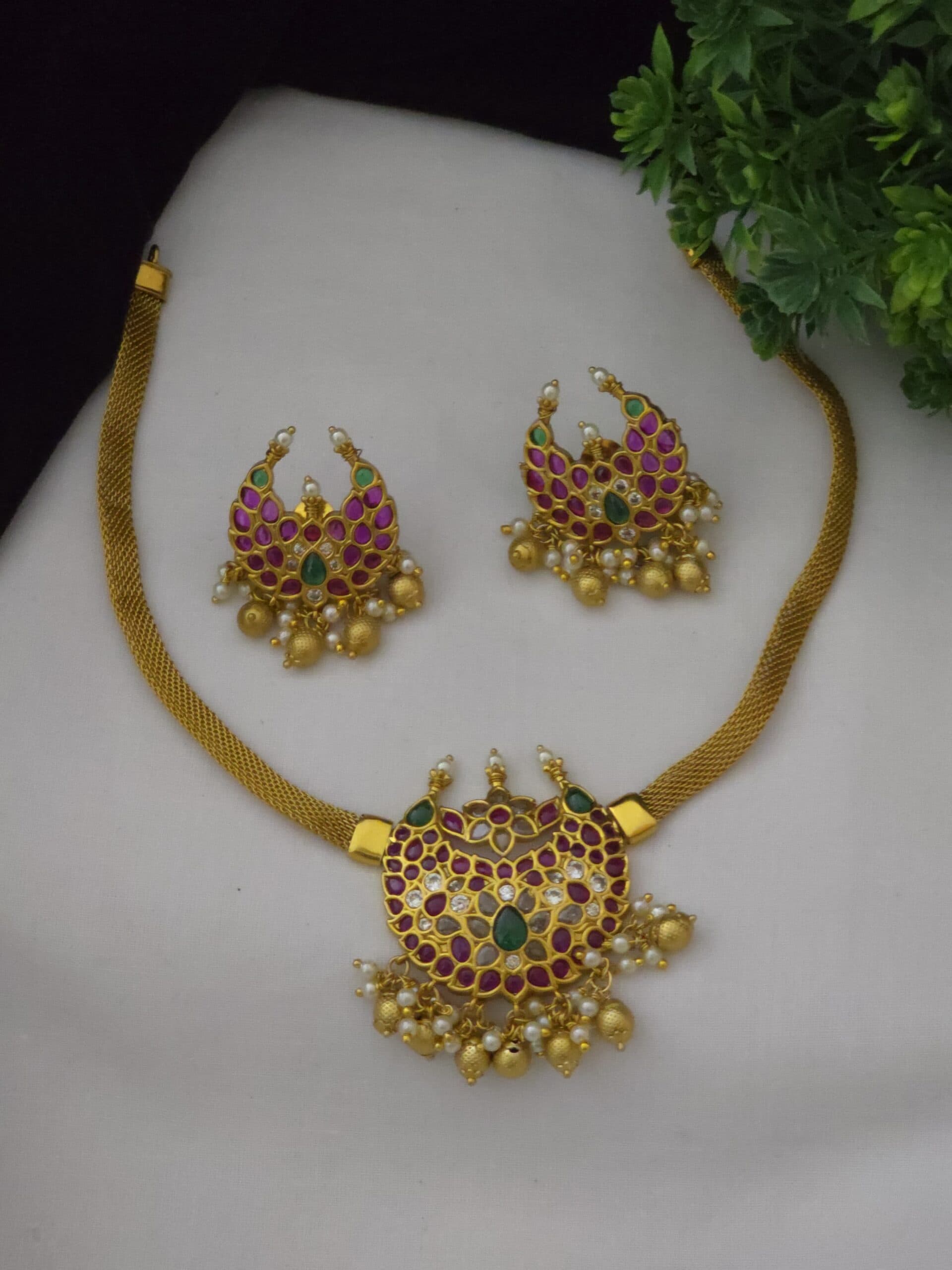 Premium matt kemp multi necklace with chandbauli stud
