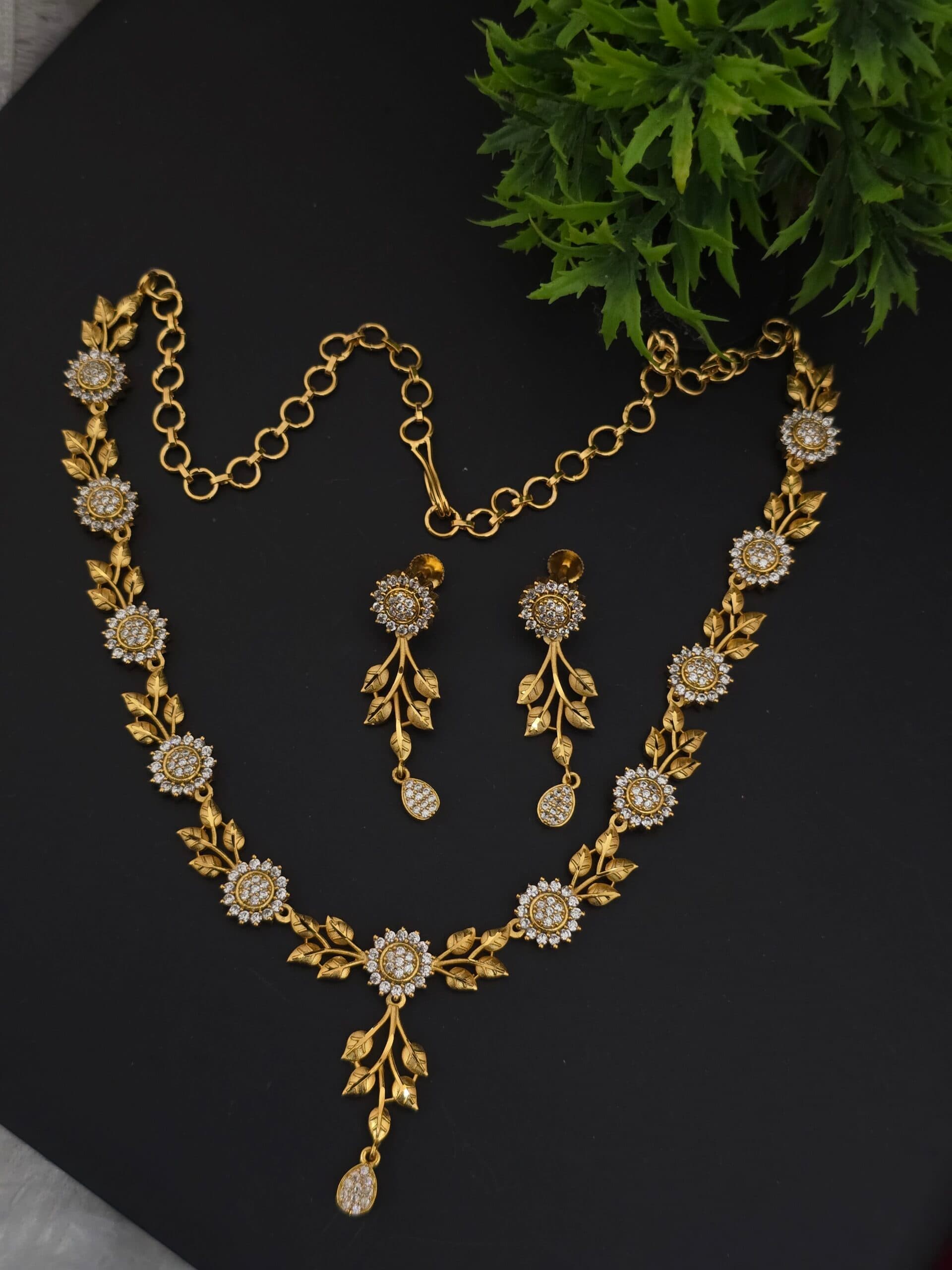 Premium foaming ad stone leaf necklace with earings