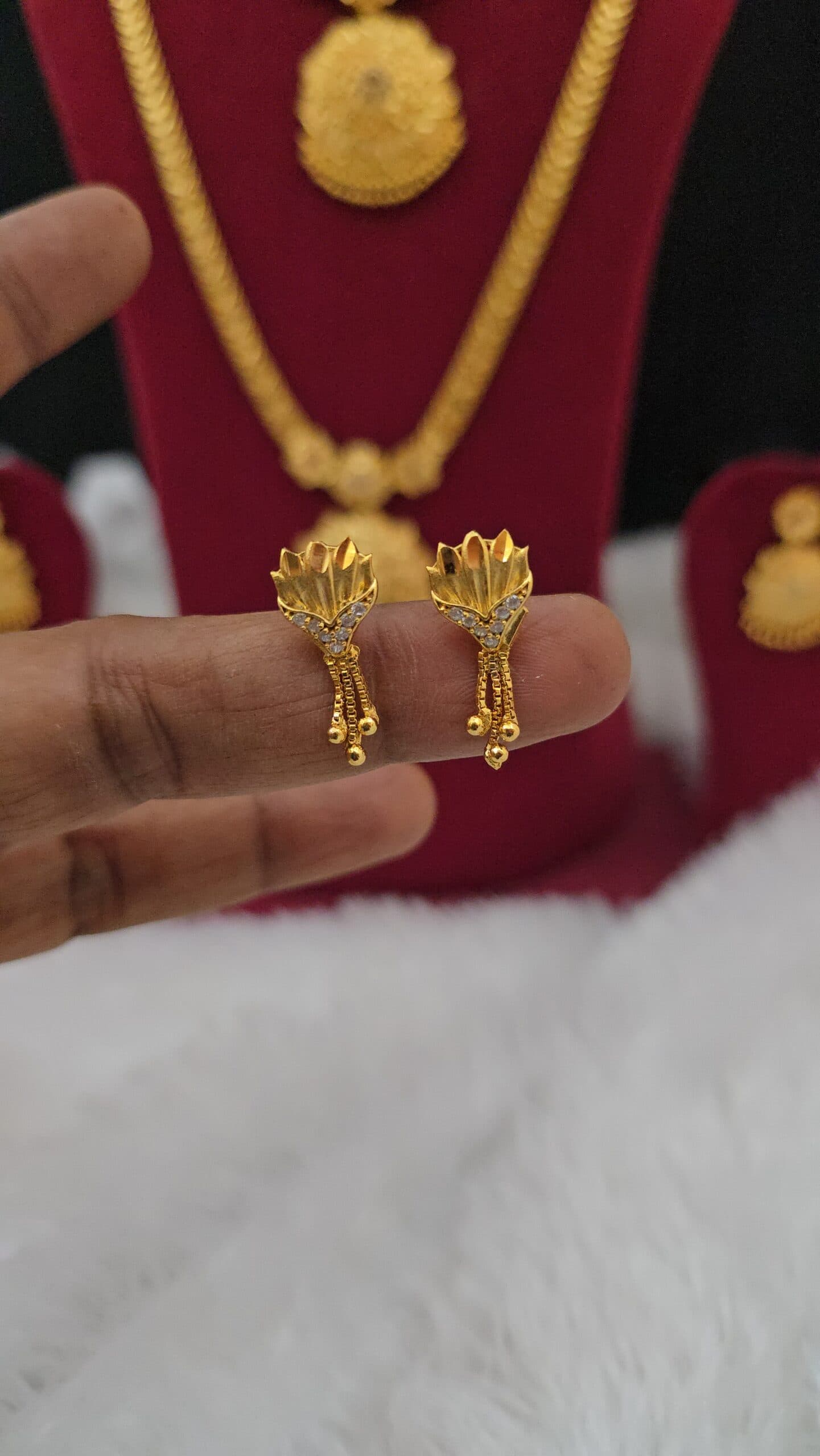 Premium foaming Ad stone drops earings