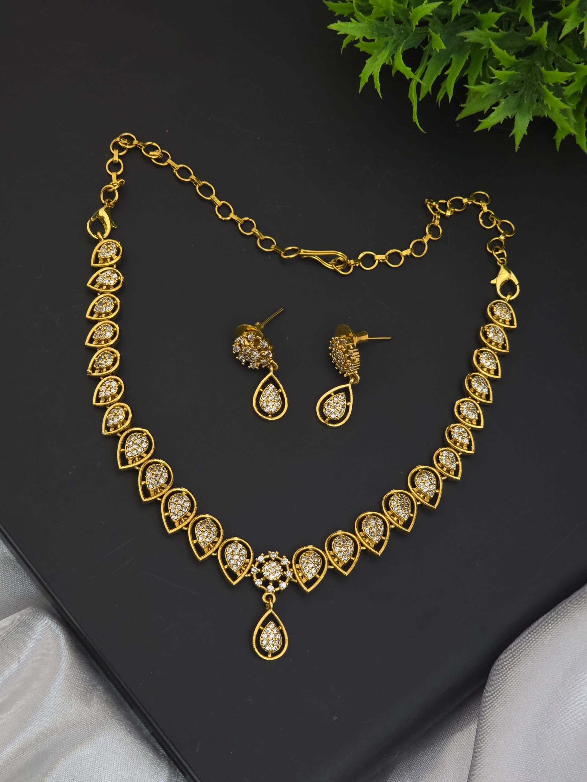 Premium matt diamond replica necklace with earings