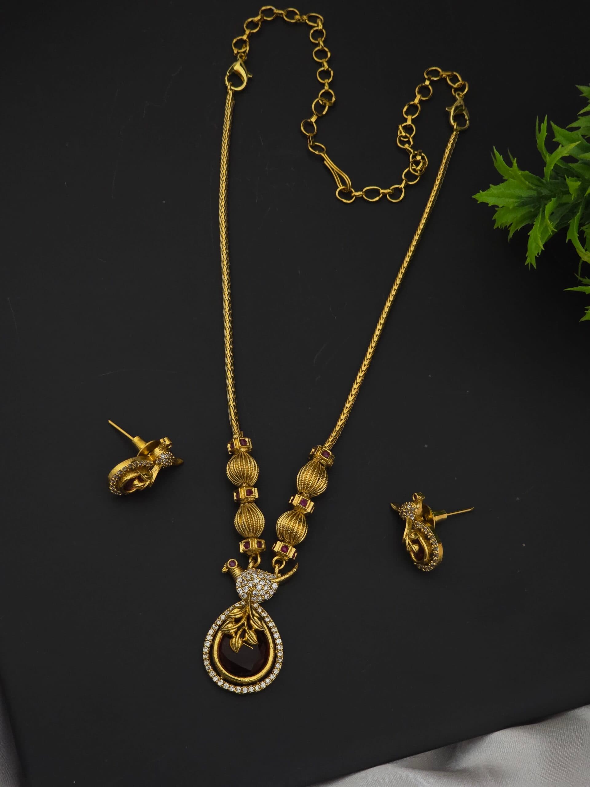 Premium matt bird necklace with earings