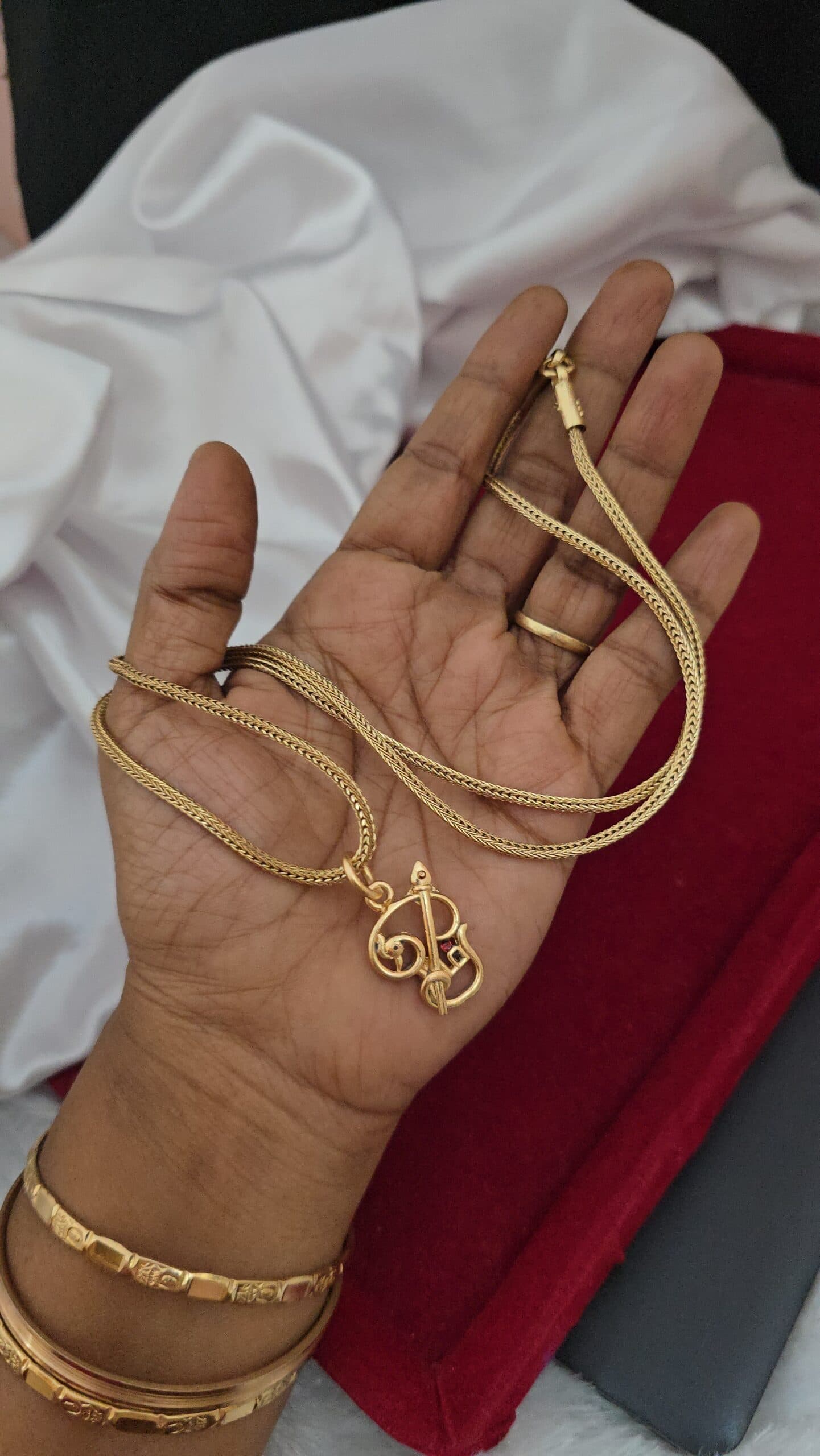Premium impon 24 inch om dollar chain