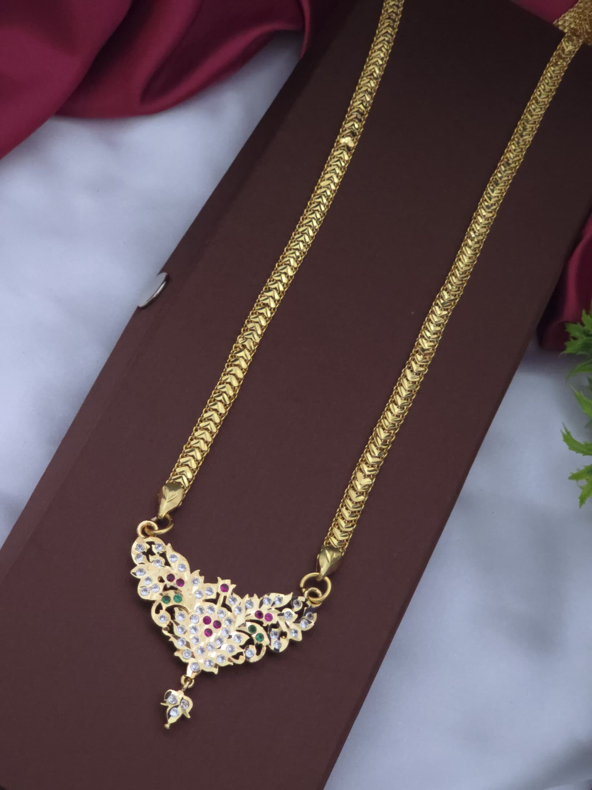 Premium five metal dollar chain