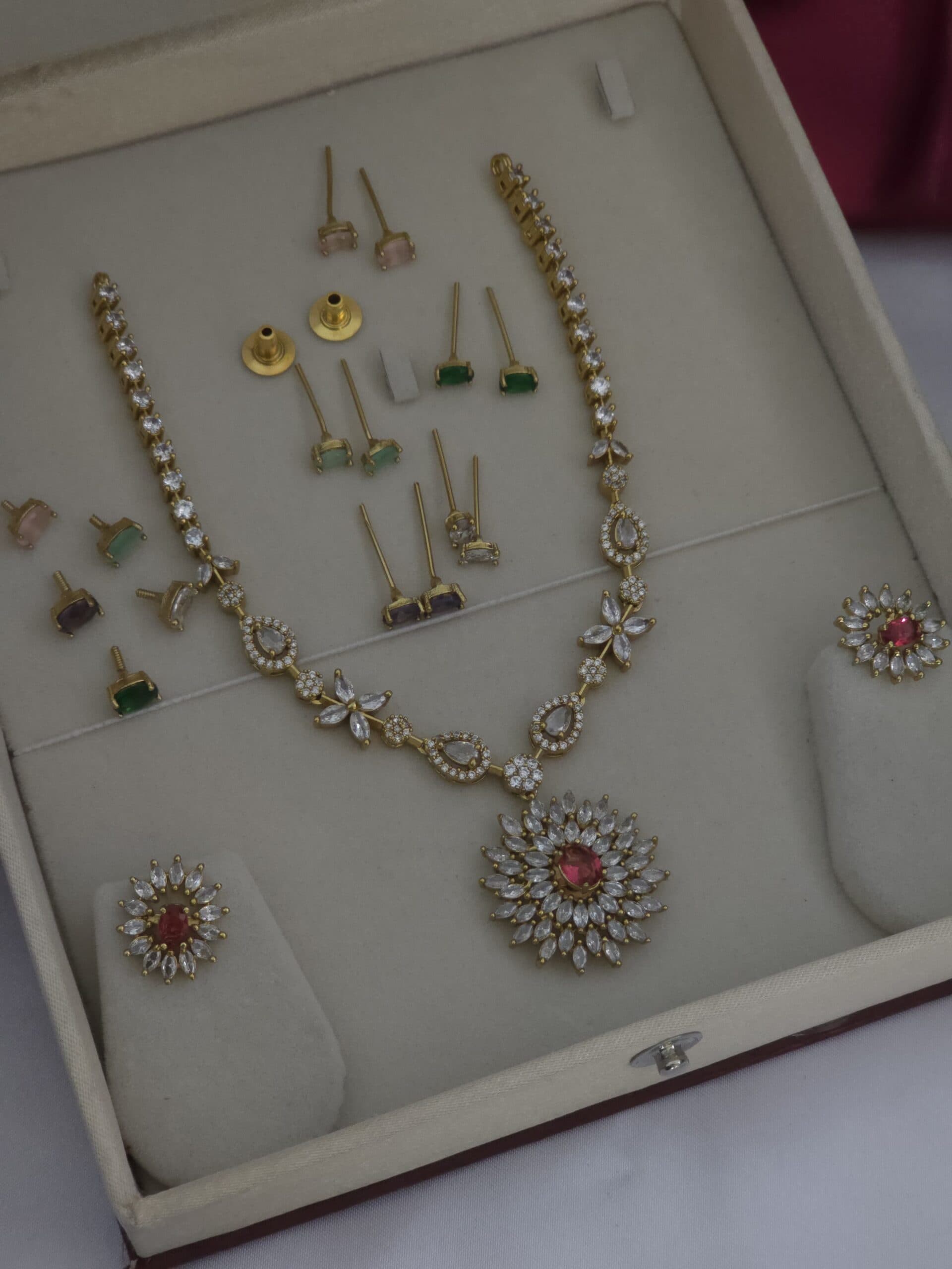 Premium changeable necklace
