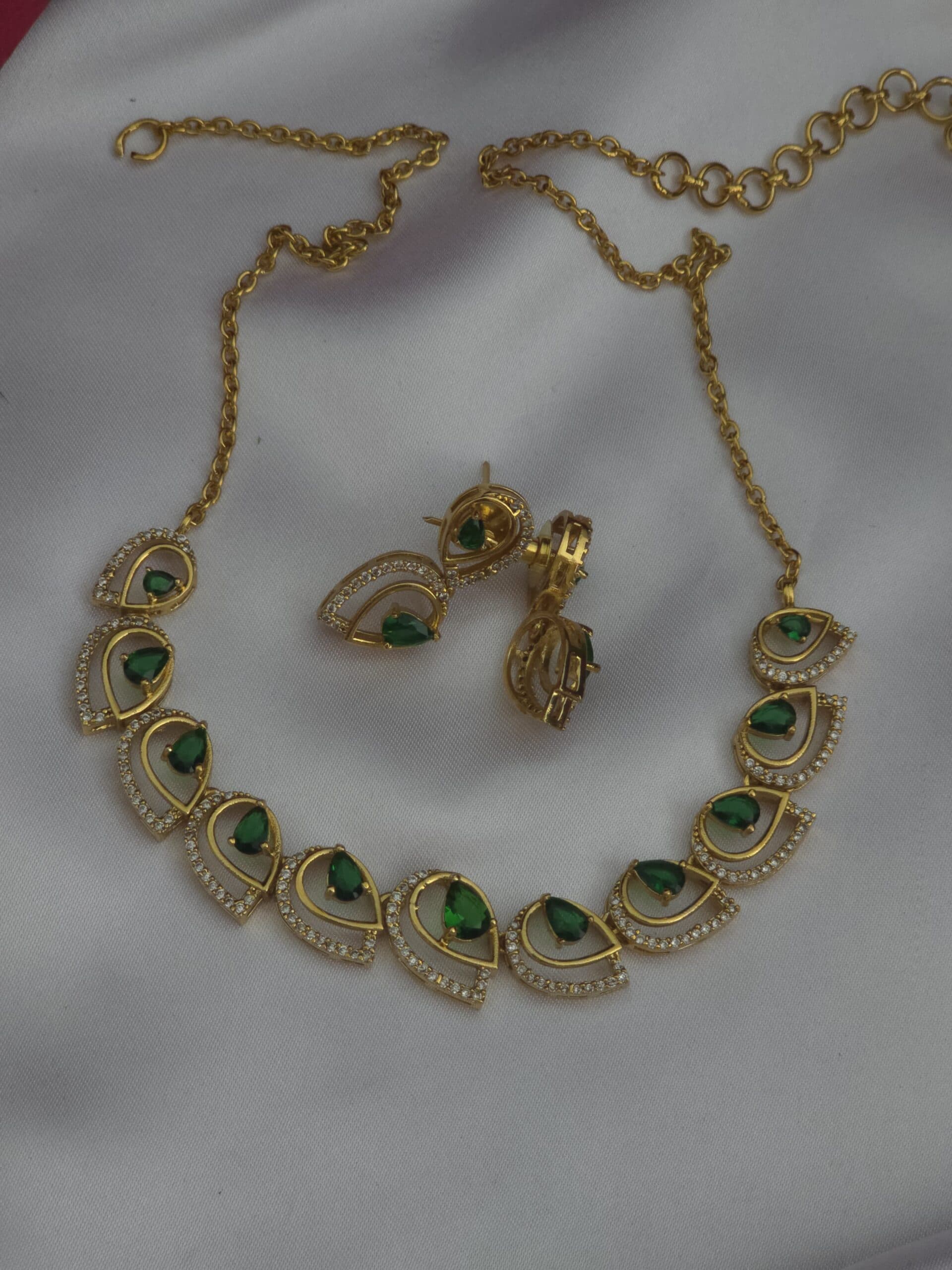 Premium ad necklace