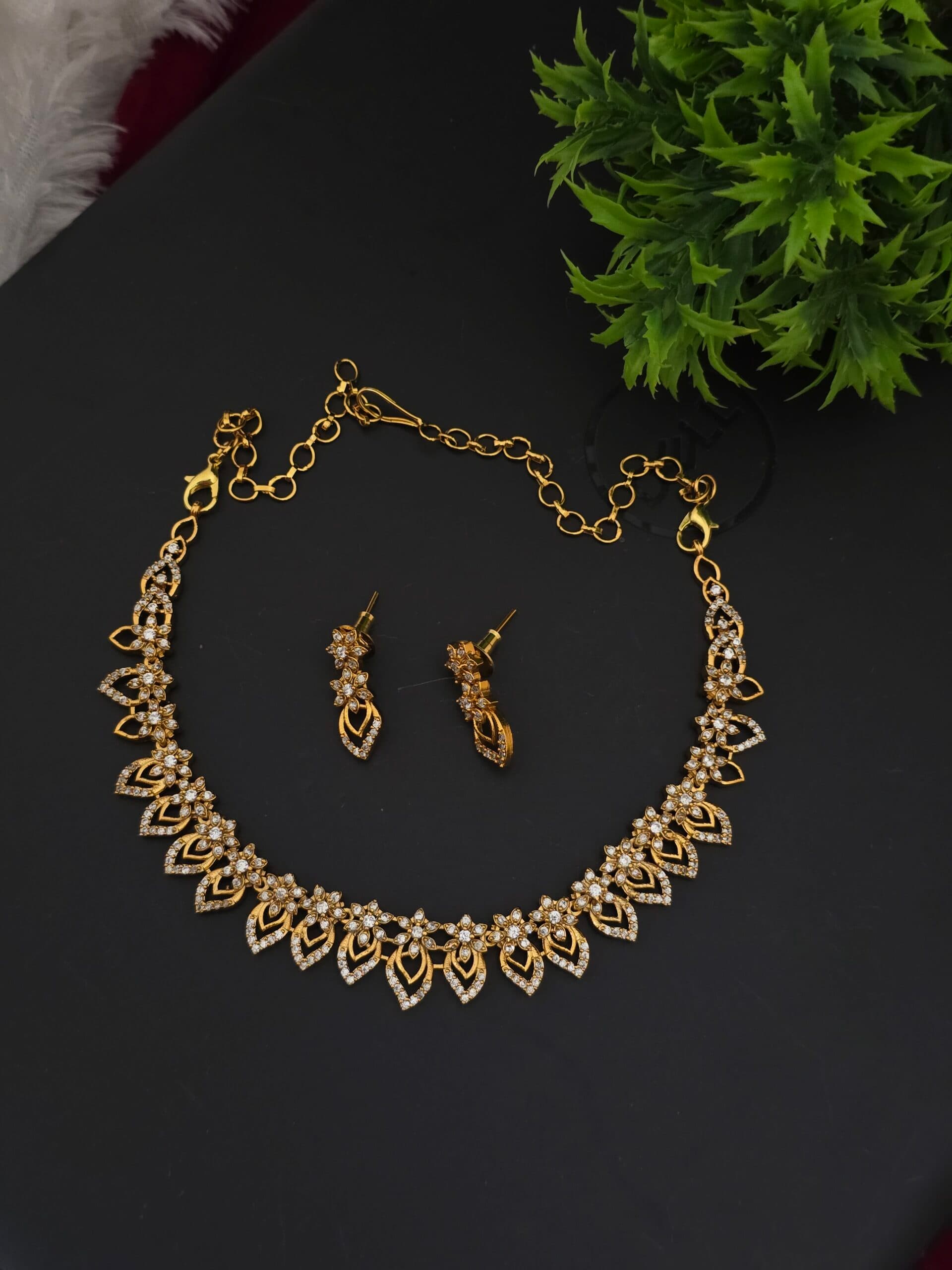 Premium matt leaf pattern diamond replica necklace with earings