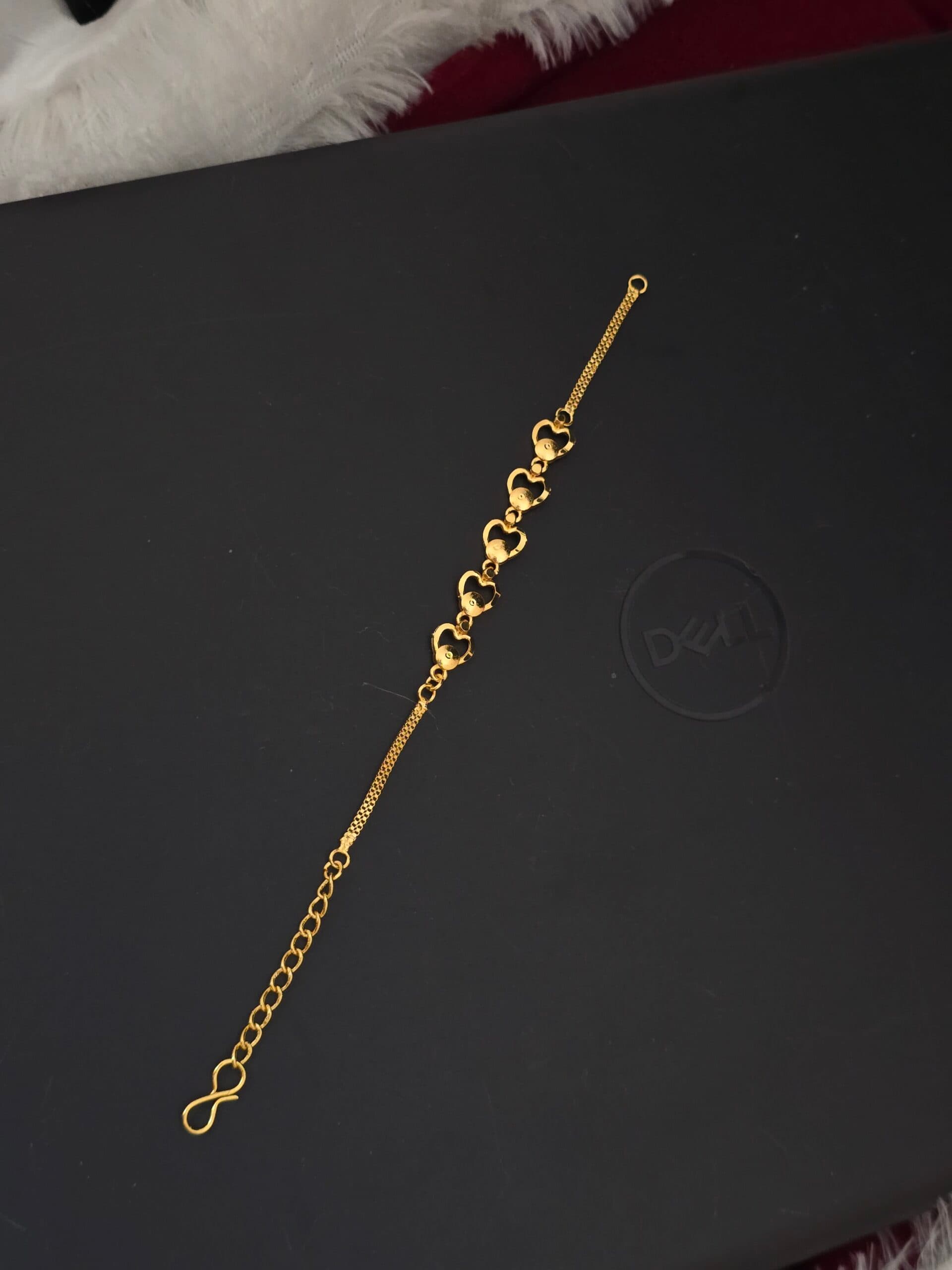 Premium foaming heart bracelet