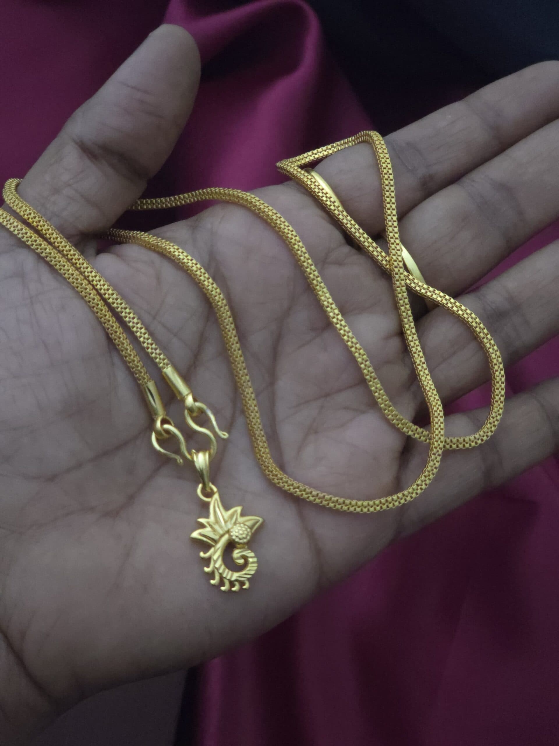 Foaming dollar chain