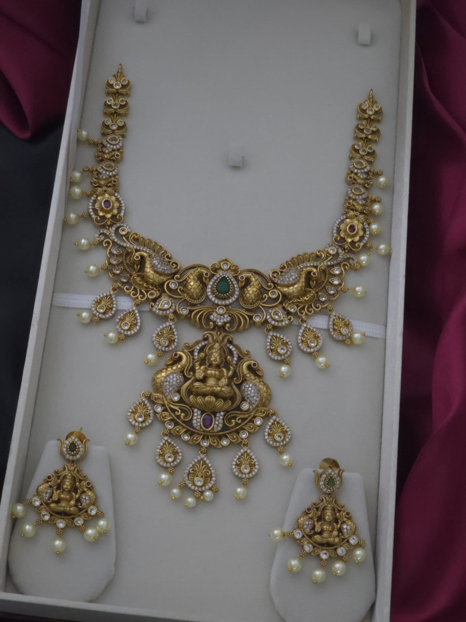 Premium Mid haram with nakshi pendant