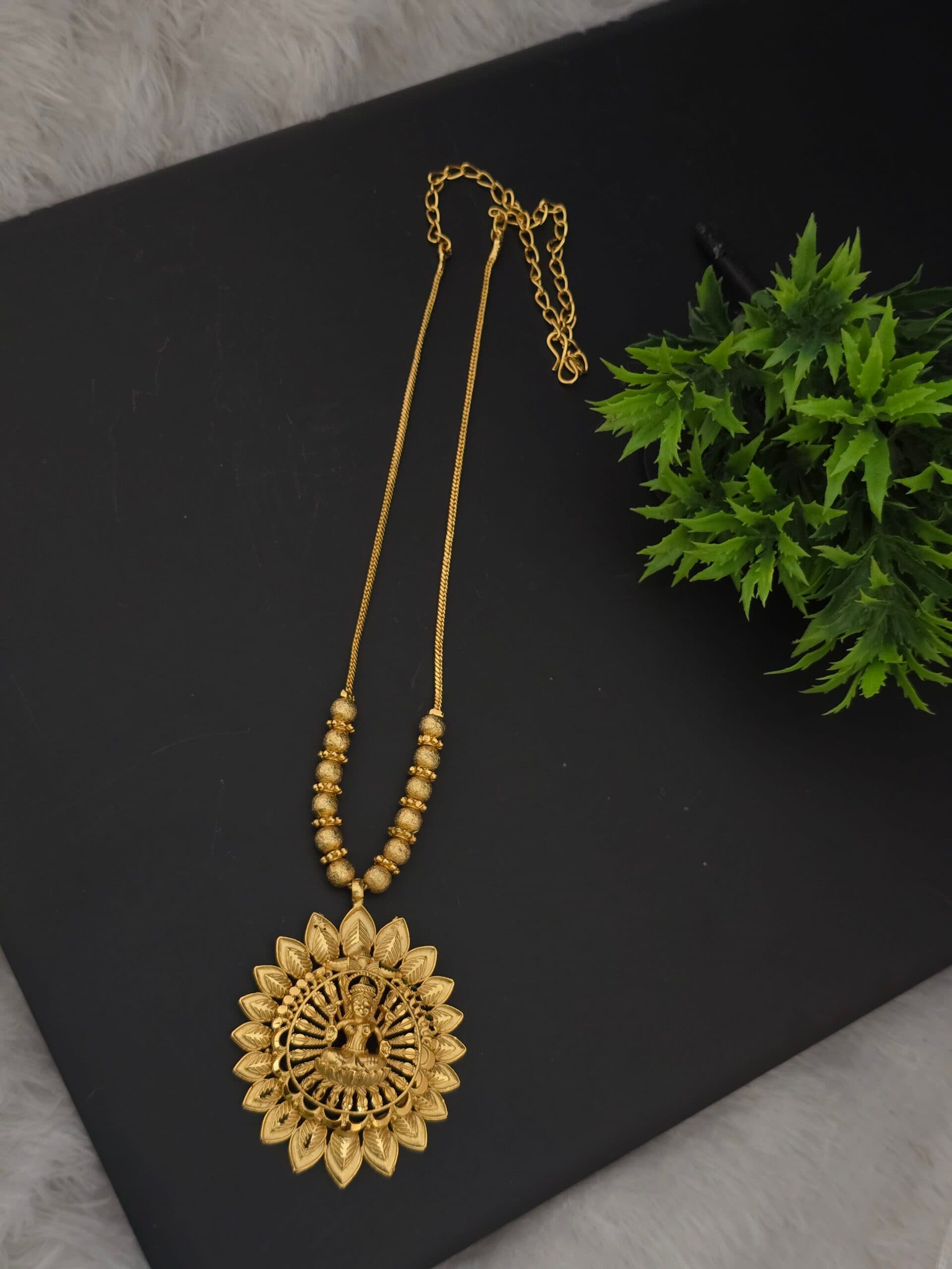 Premium foaming lakshmi necklace