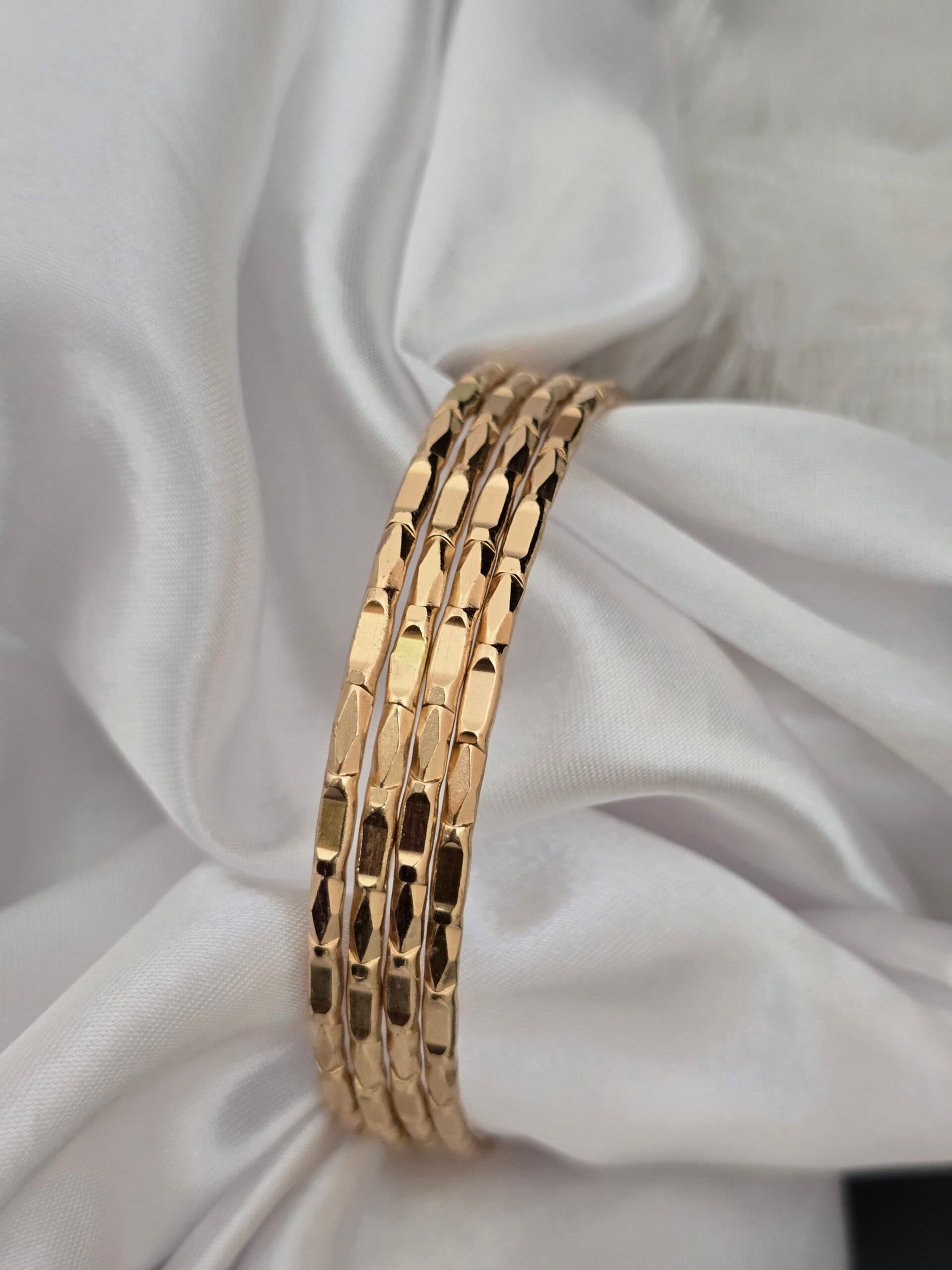 Premium impon bangle comes 4 pcs