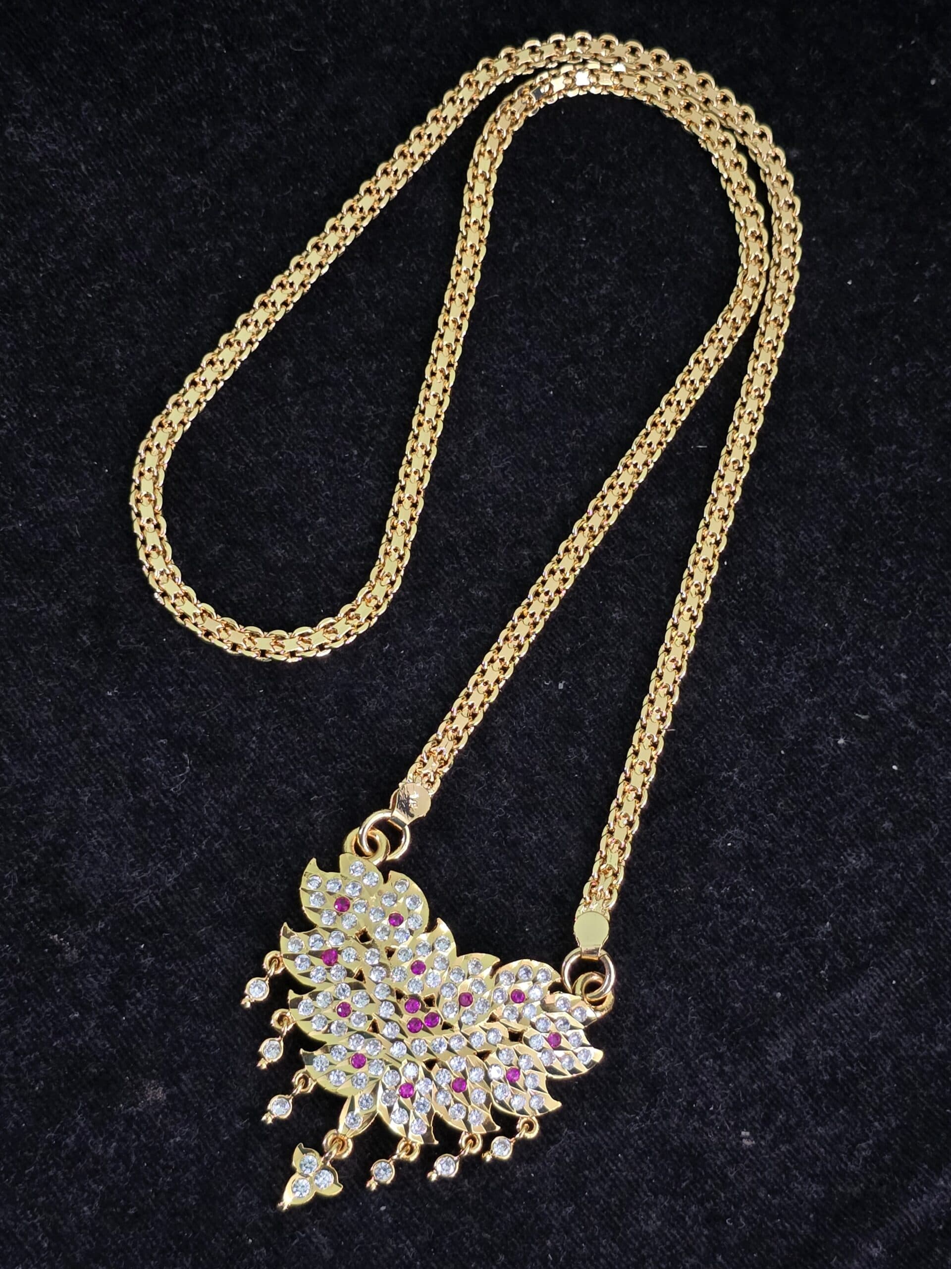 Traditional impon dollar chain