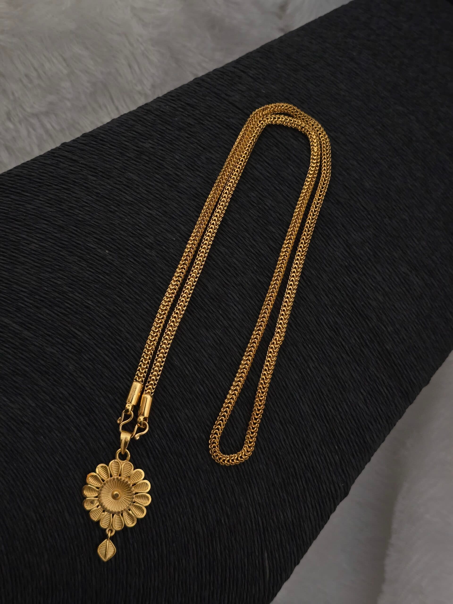 Premium foaming 28 inch flower dollar chain pongal offer