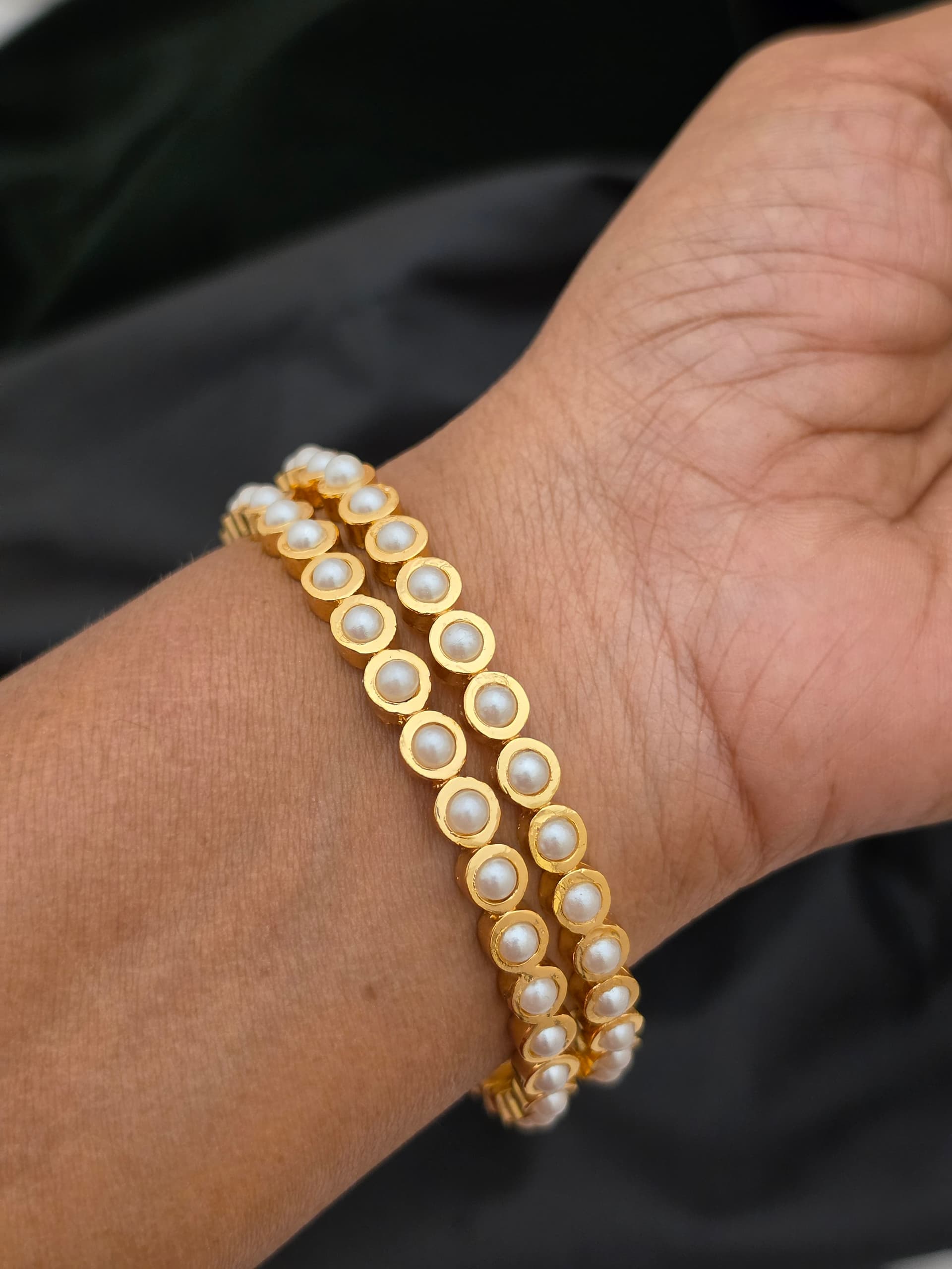 Premium foaming getty pearl bangle 