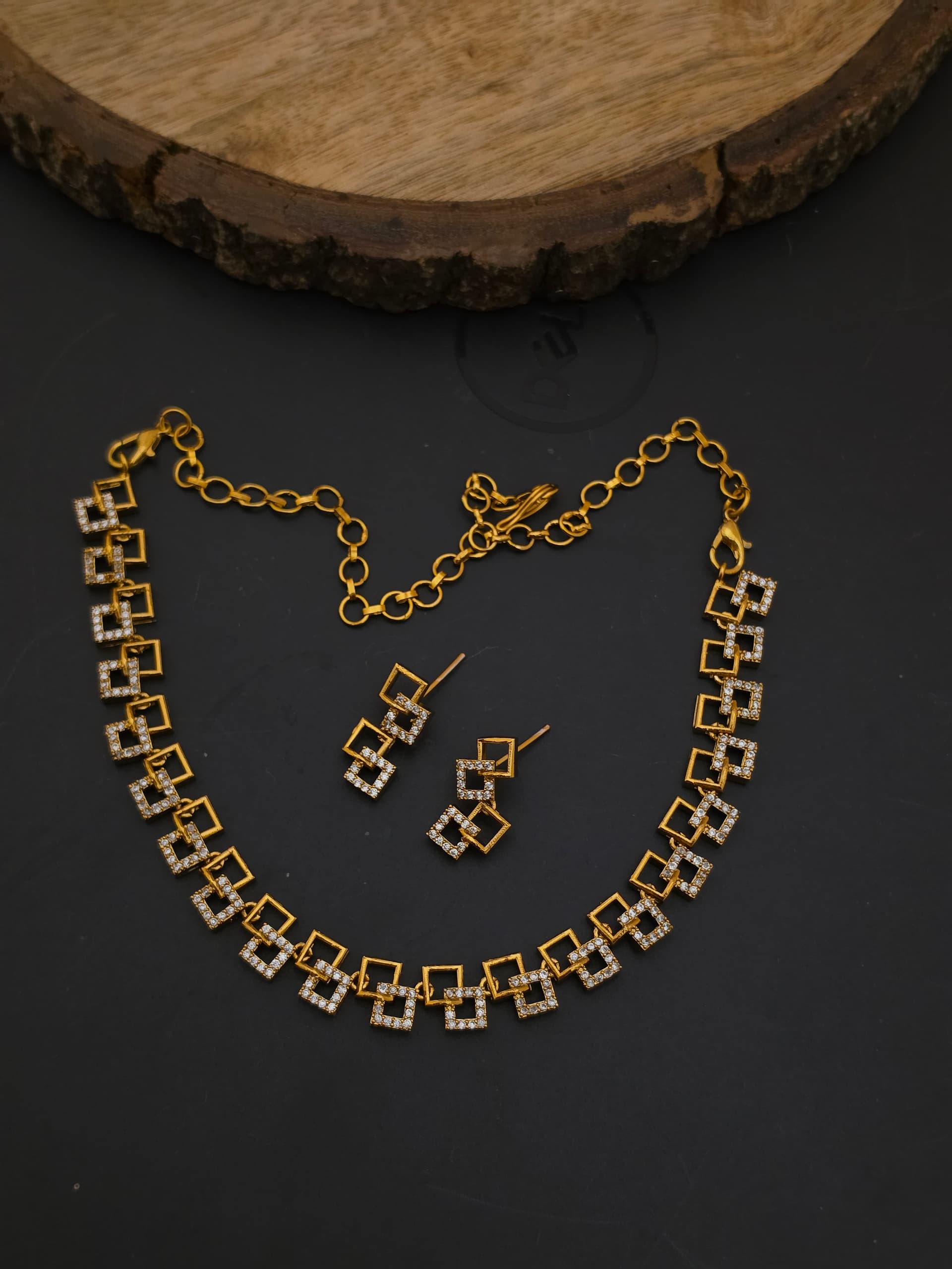 Premium matt ad stone necklace
