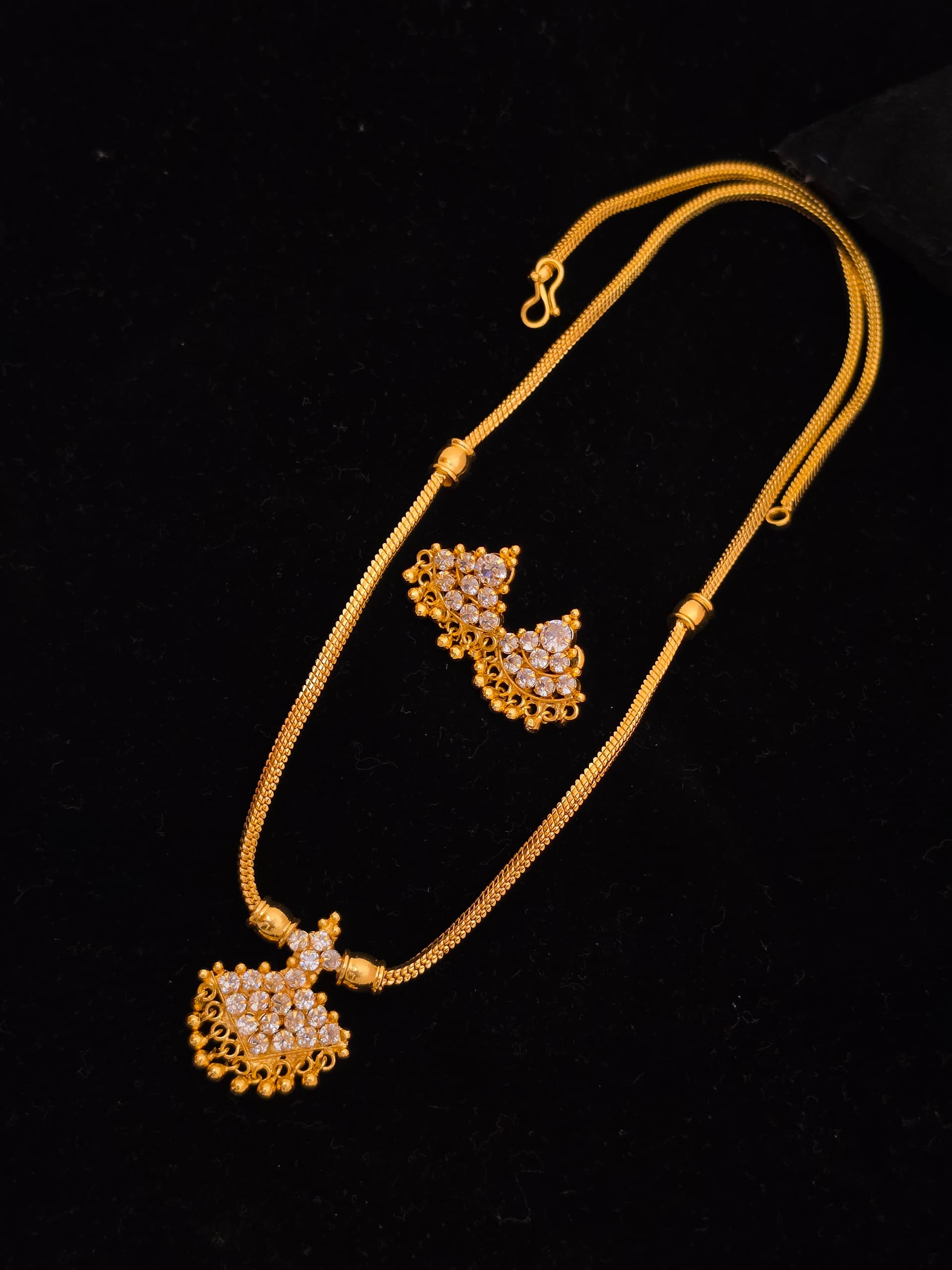 Premium foaming ad stone necklace