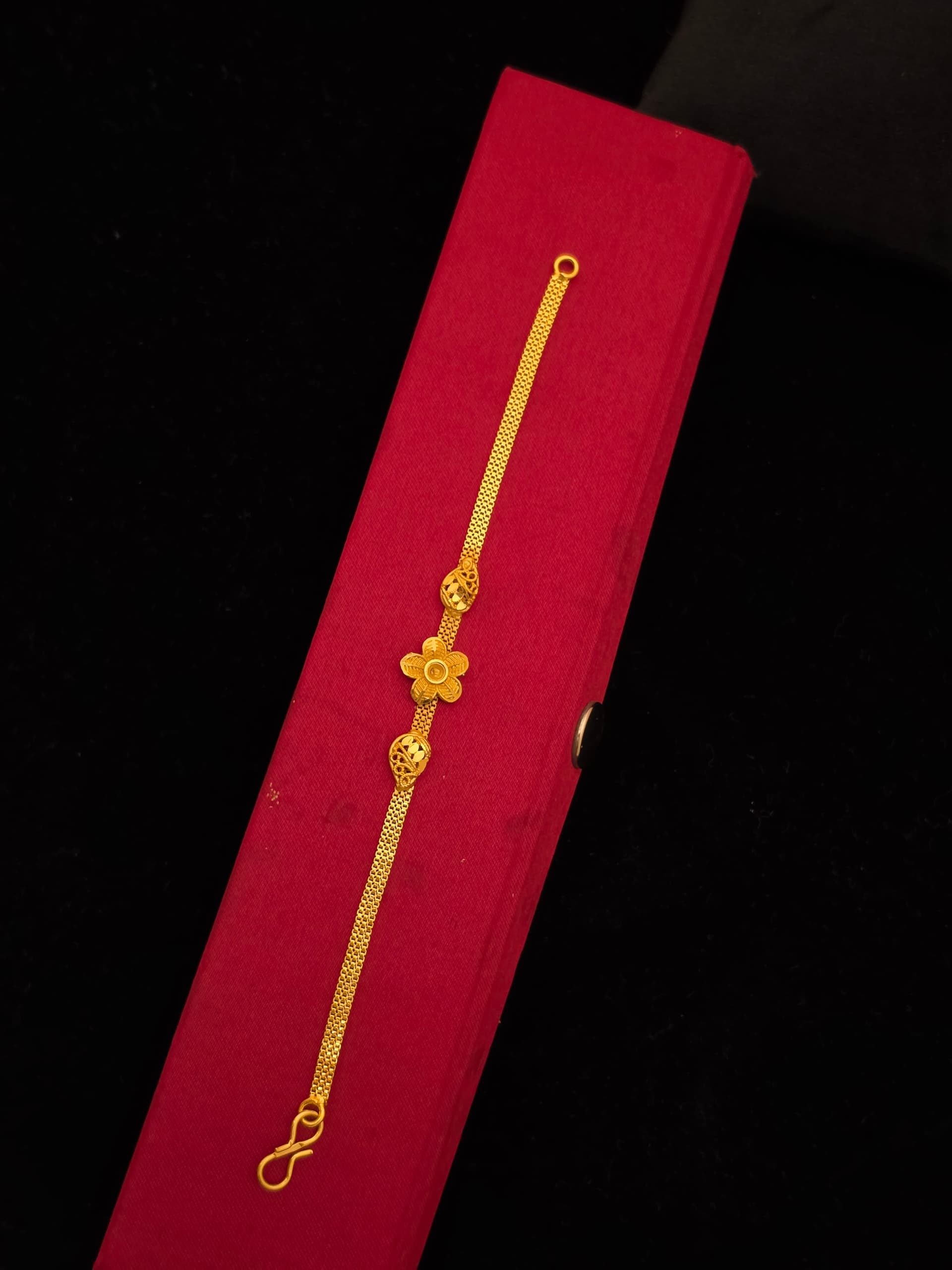 Premium foaming bracelet