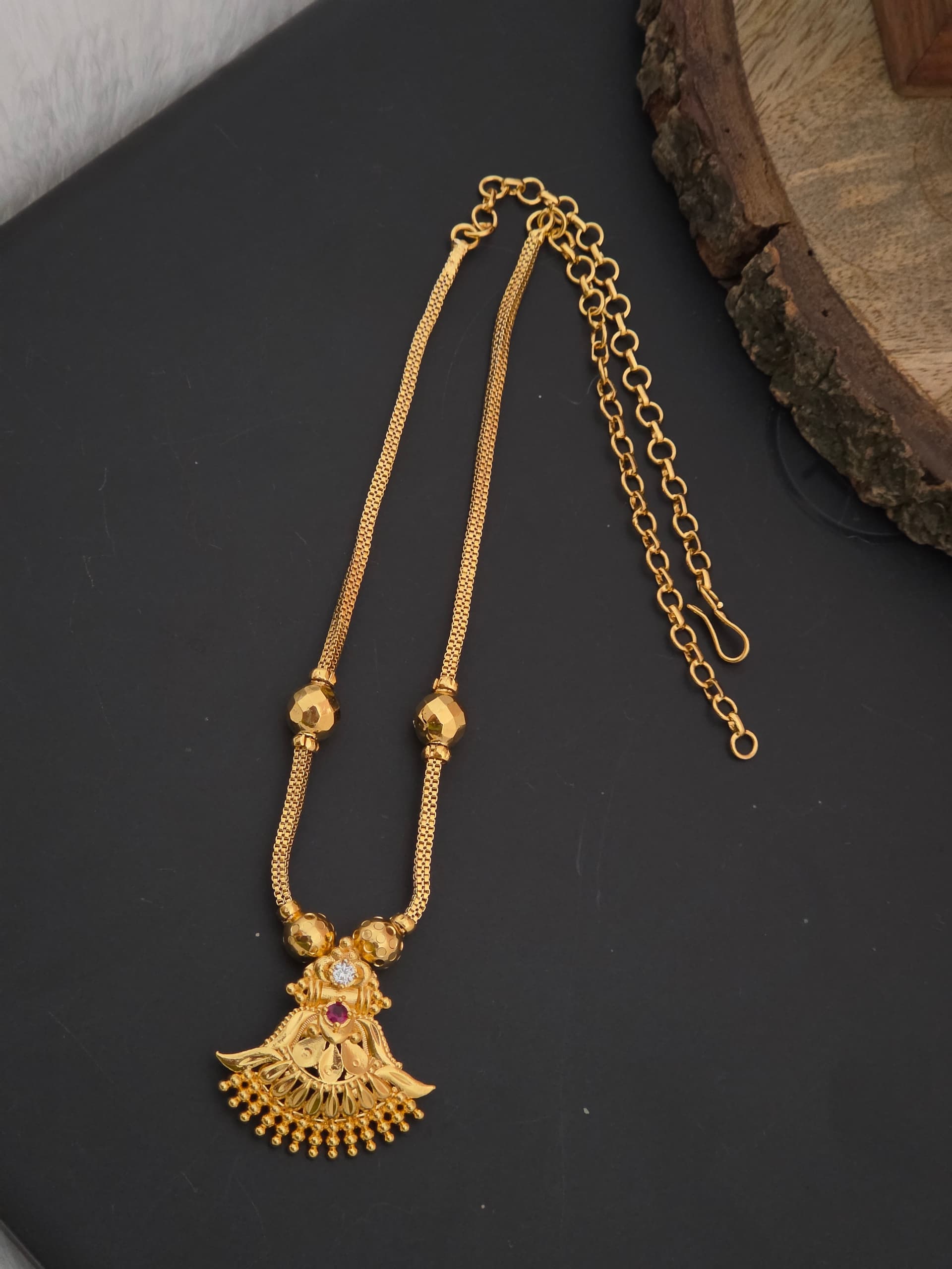 Premium foaming ad stone necklace