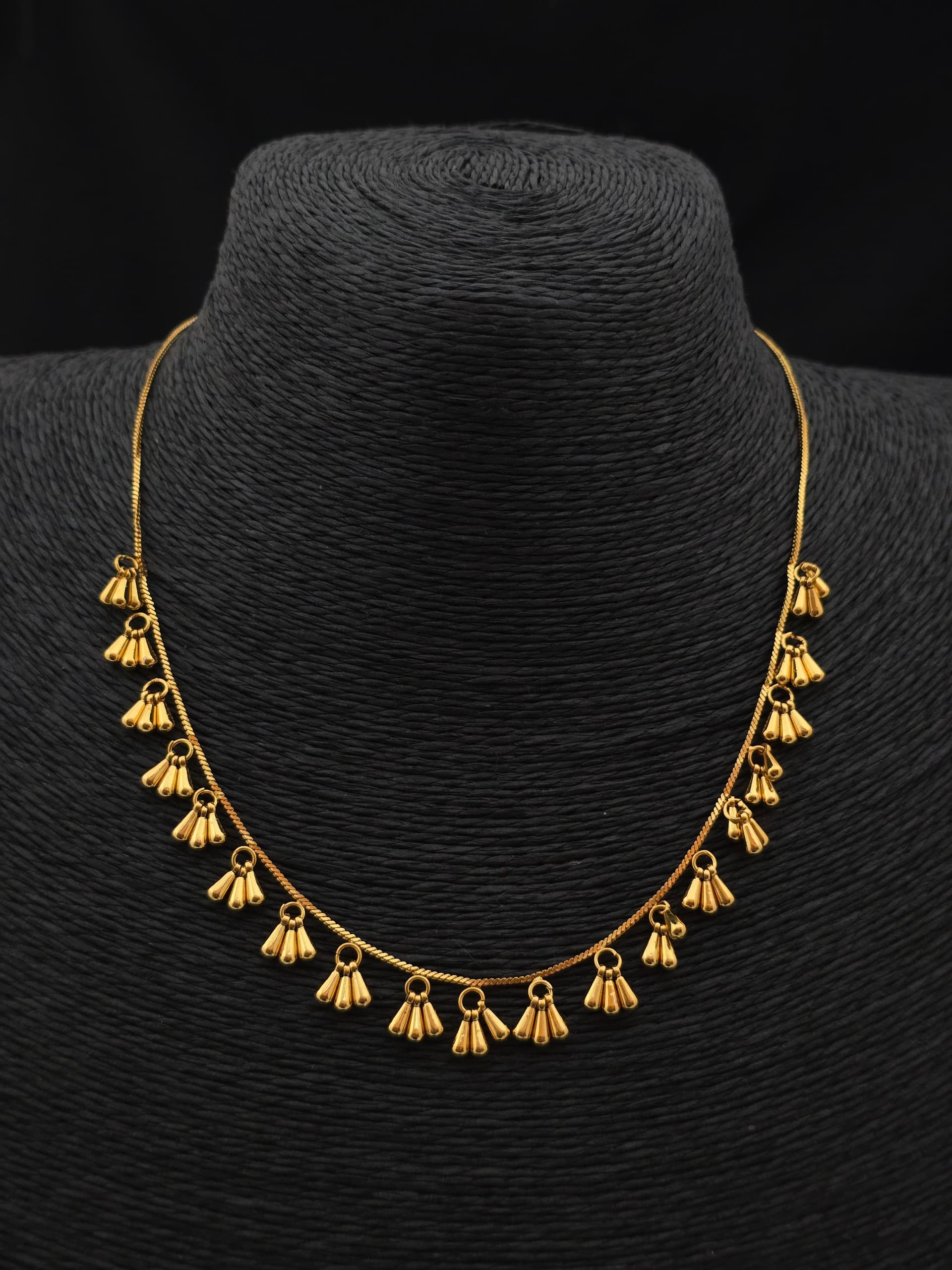  Premium foaming drops pattern necklace