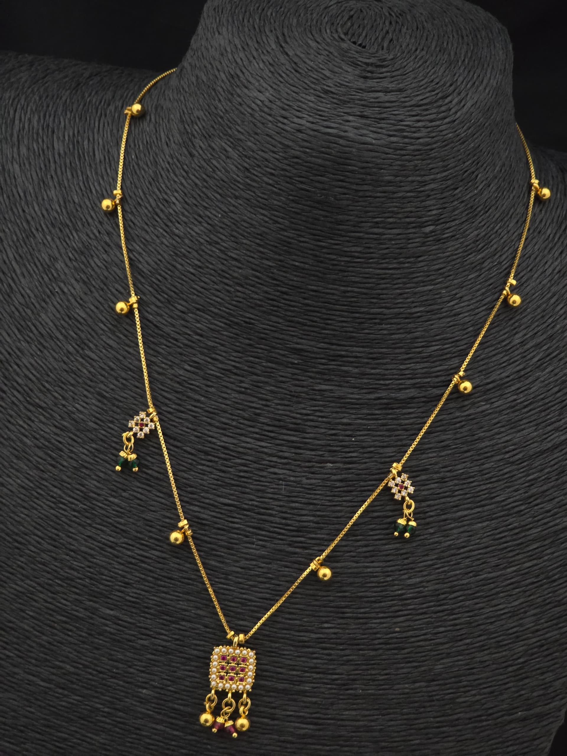 Premium foaming ad stone necklace