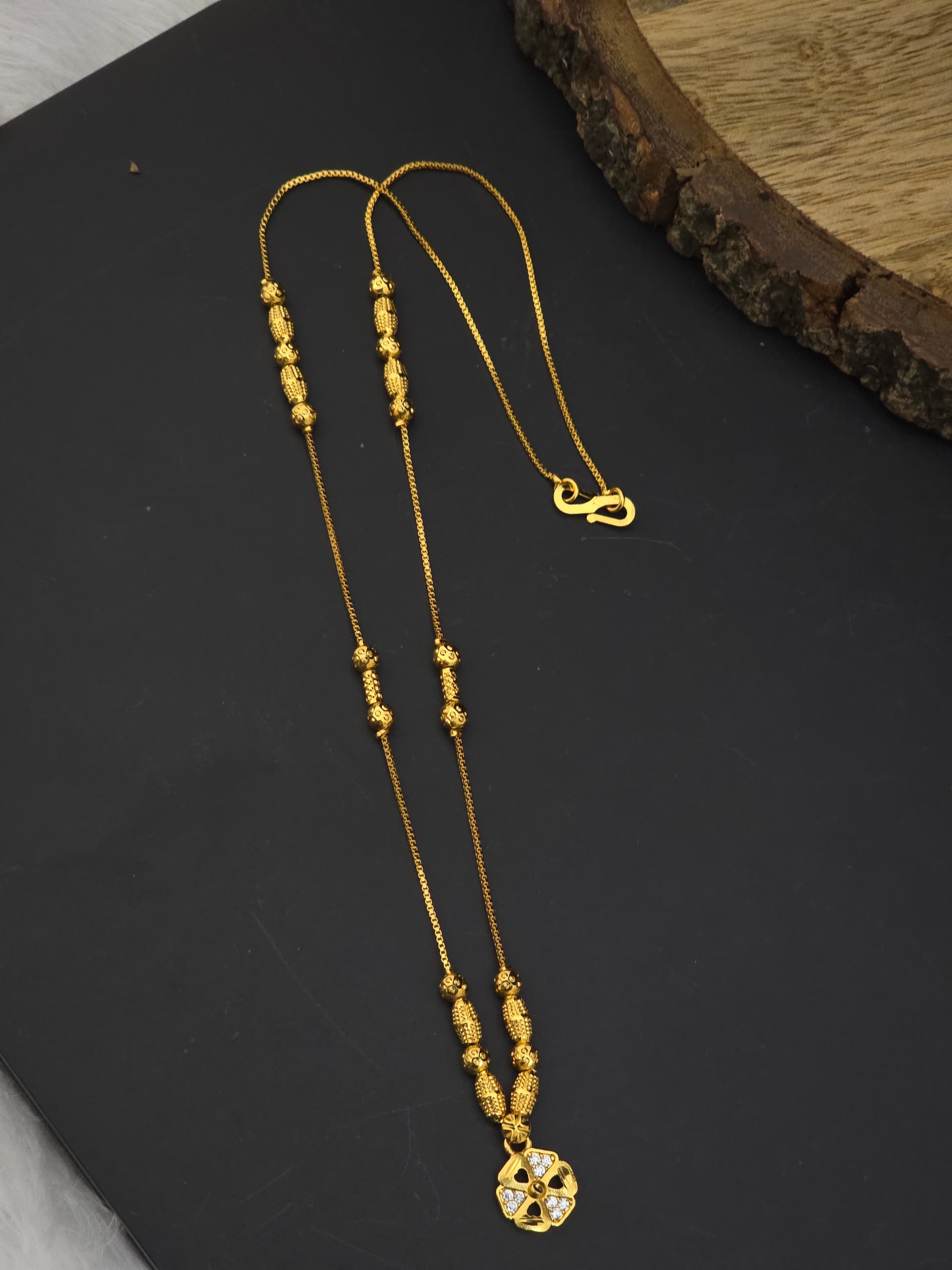 Premium foaming ad stone necklace