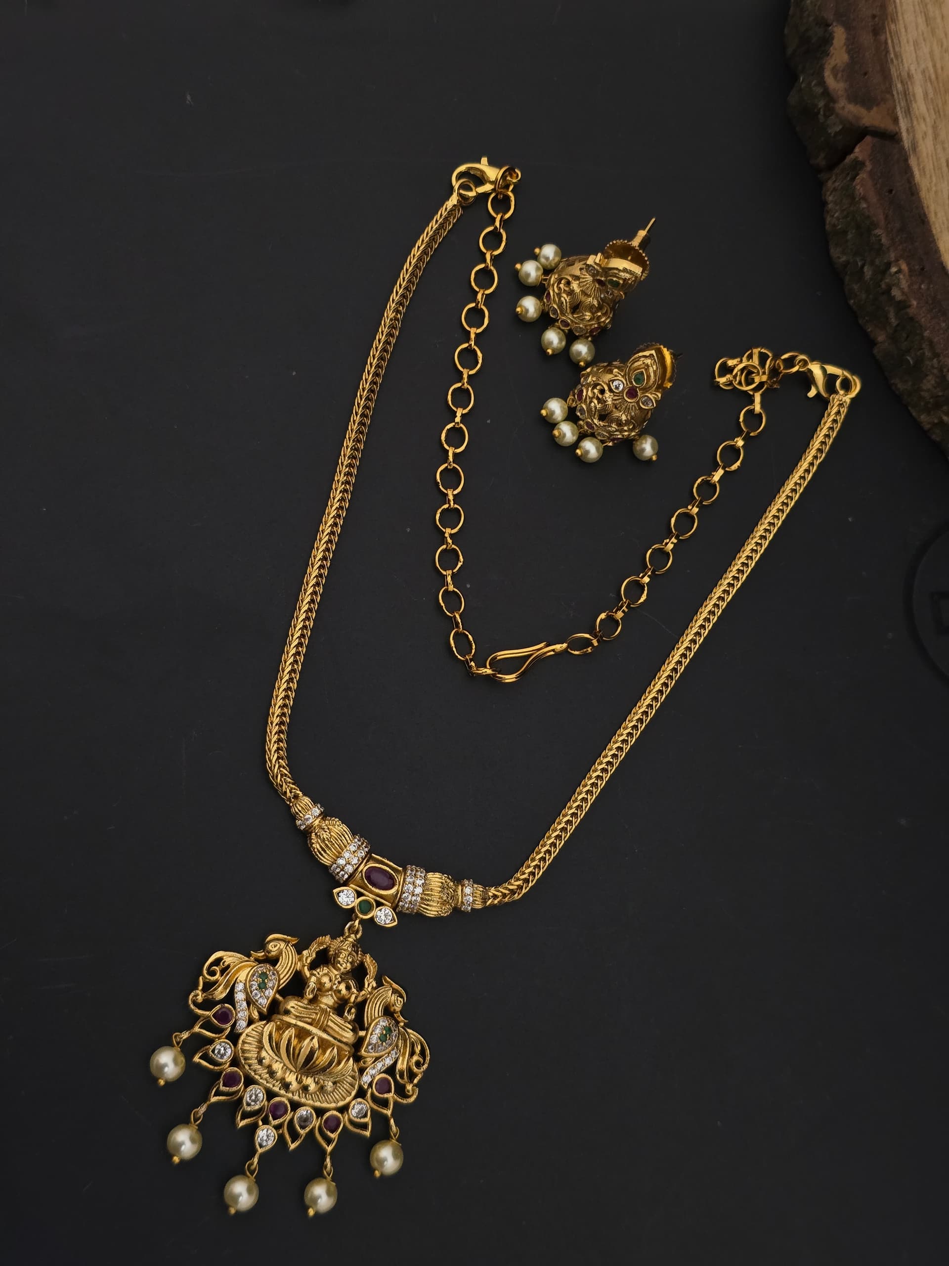 Premium matt Finsish Antique Necklace with earings