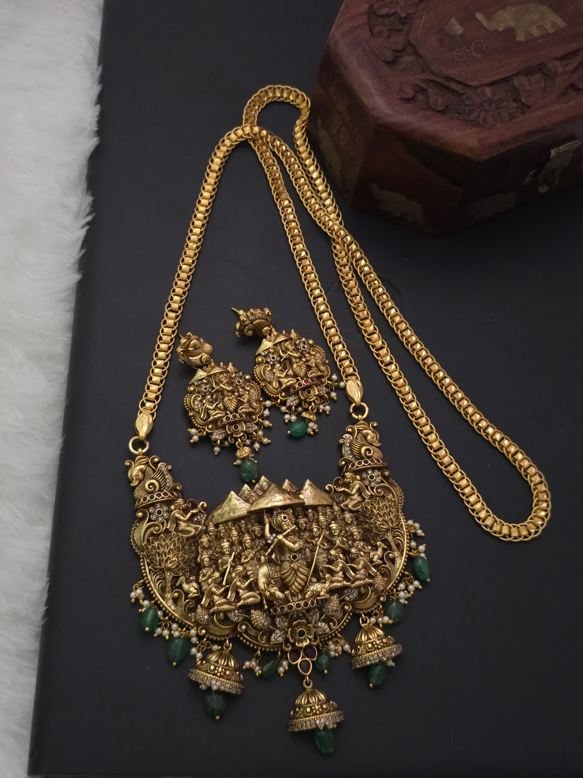 Premium matt 38 inch dollar chain