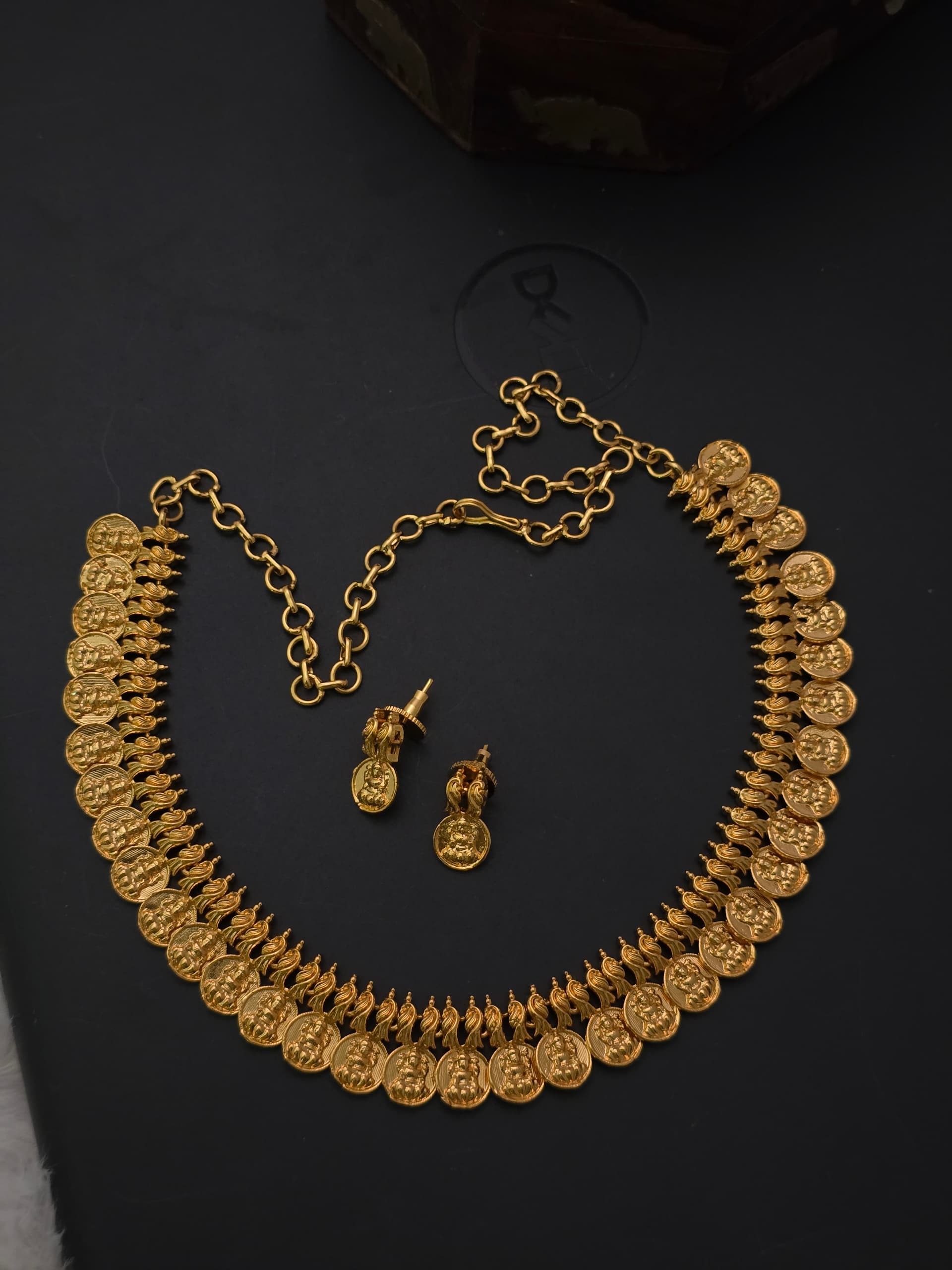Premium matt lakshmi necklace with eraings