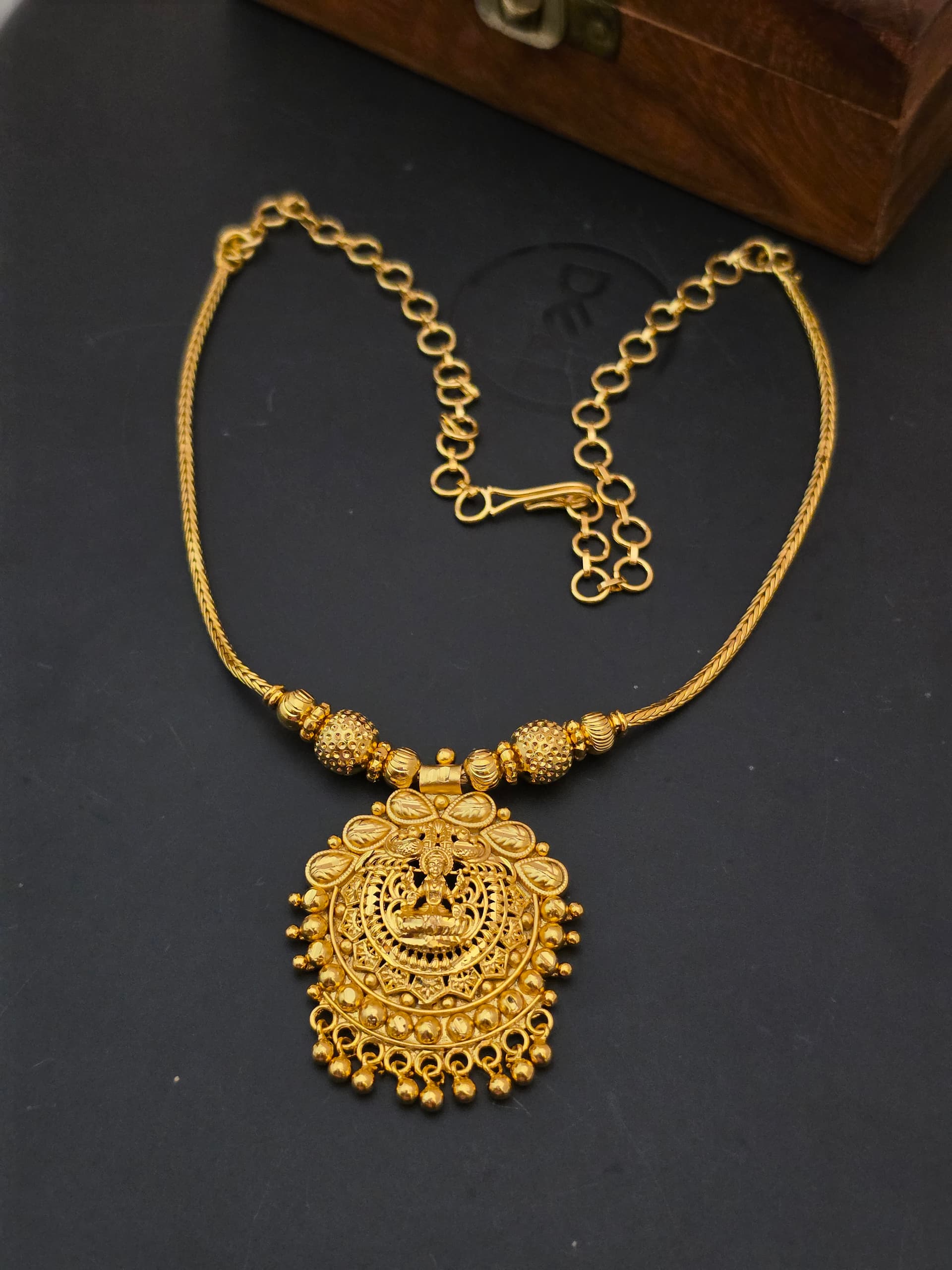 Premium foaming lakshmi necklace 