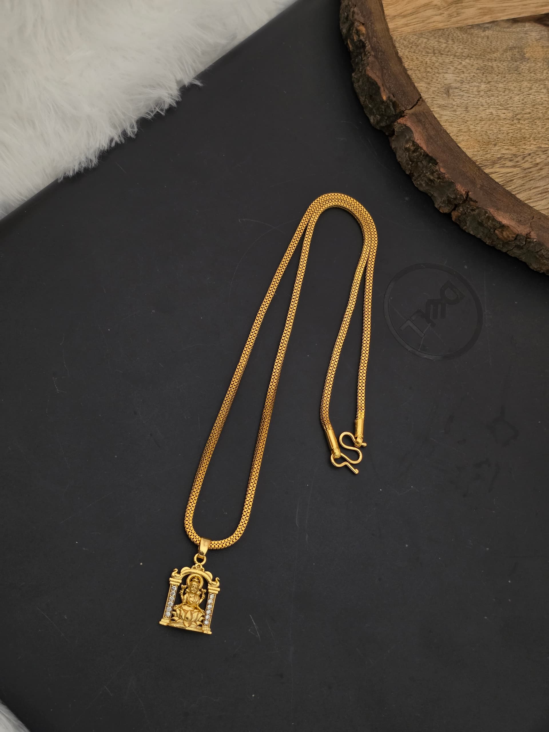 Premium foaming AD stone 18 inch lakshmi dollar chain