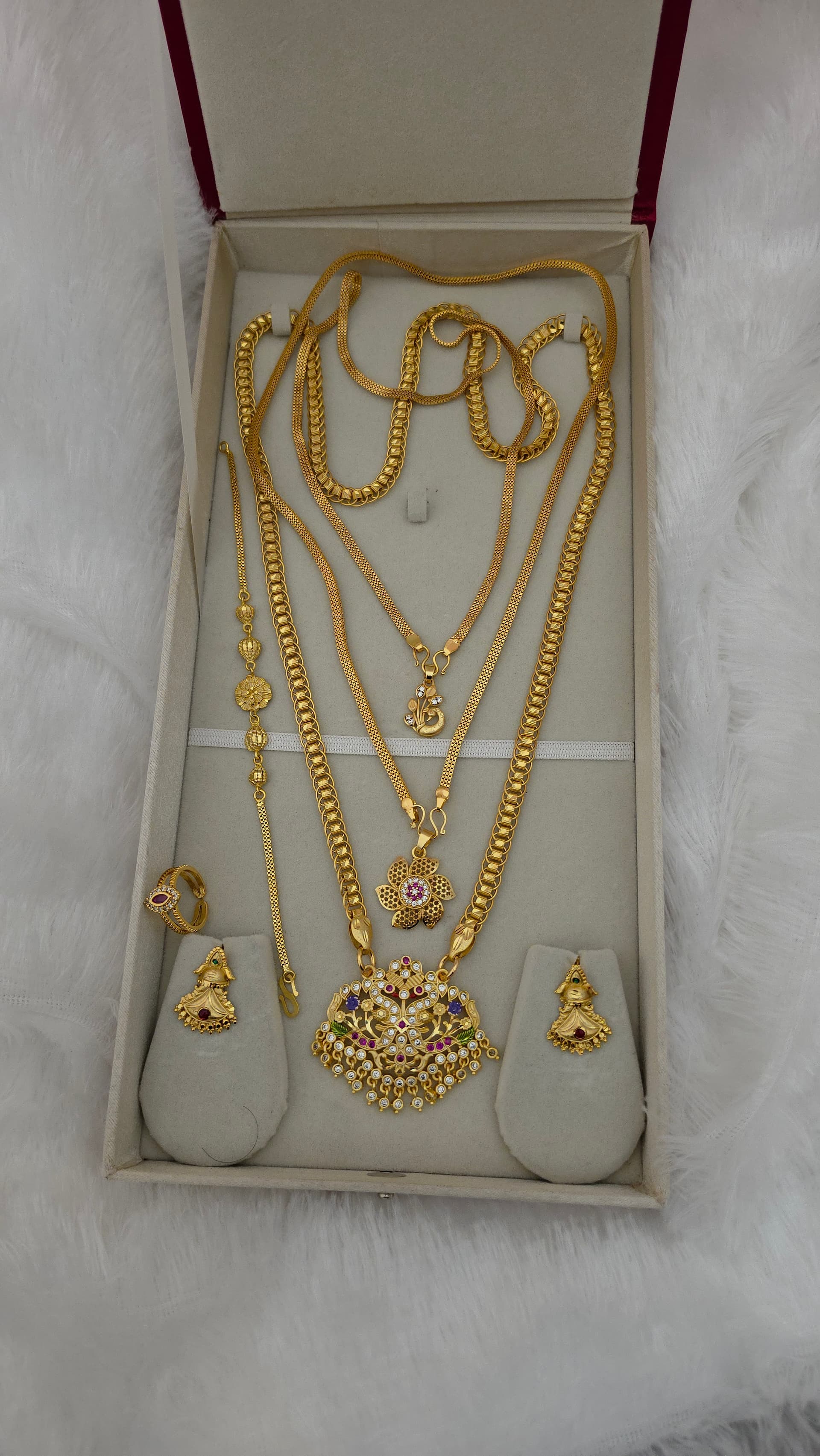 foaming foaming combo of stone dollar chains