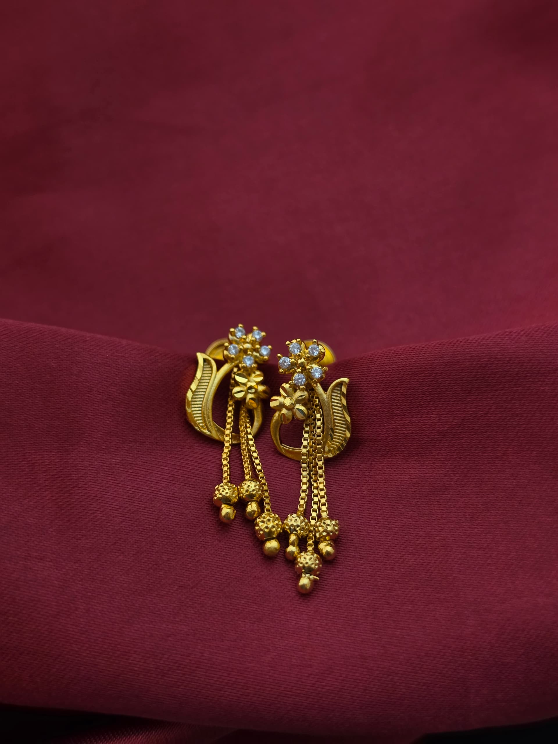 Premium foaming ad stone peacock chain drops earing