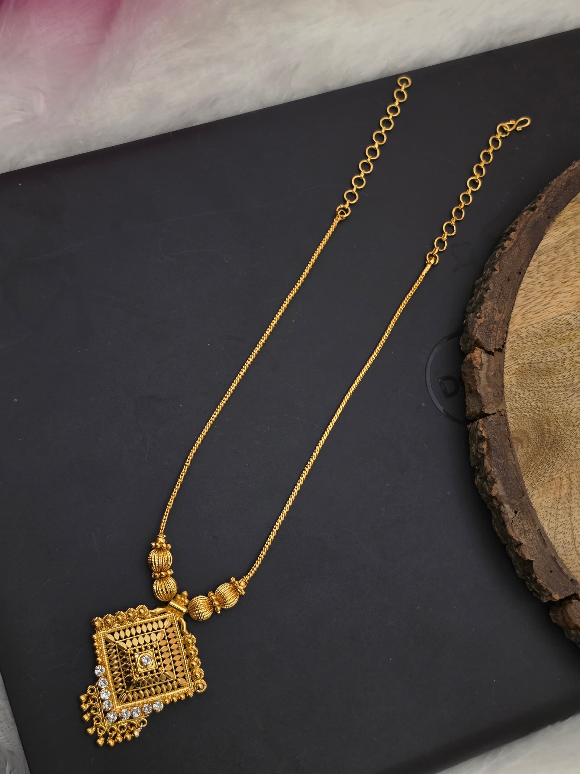 Premium foaming ad stone necklace