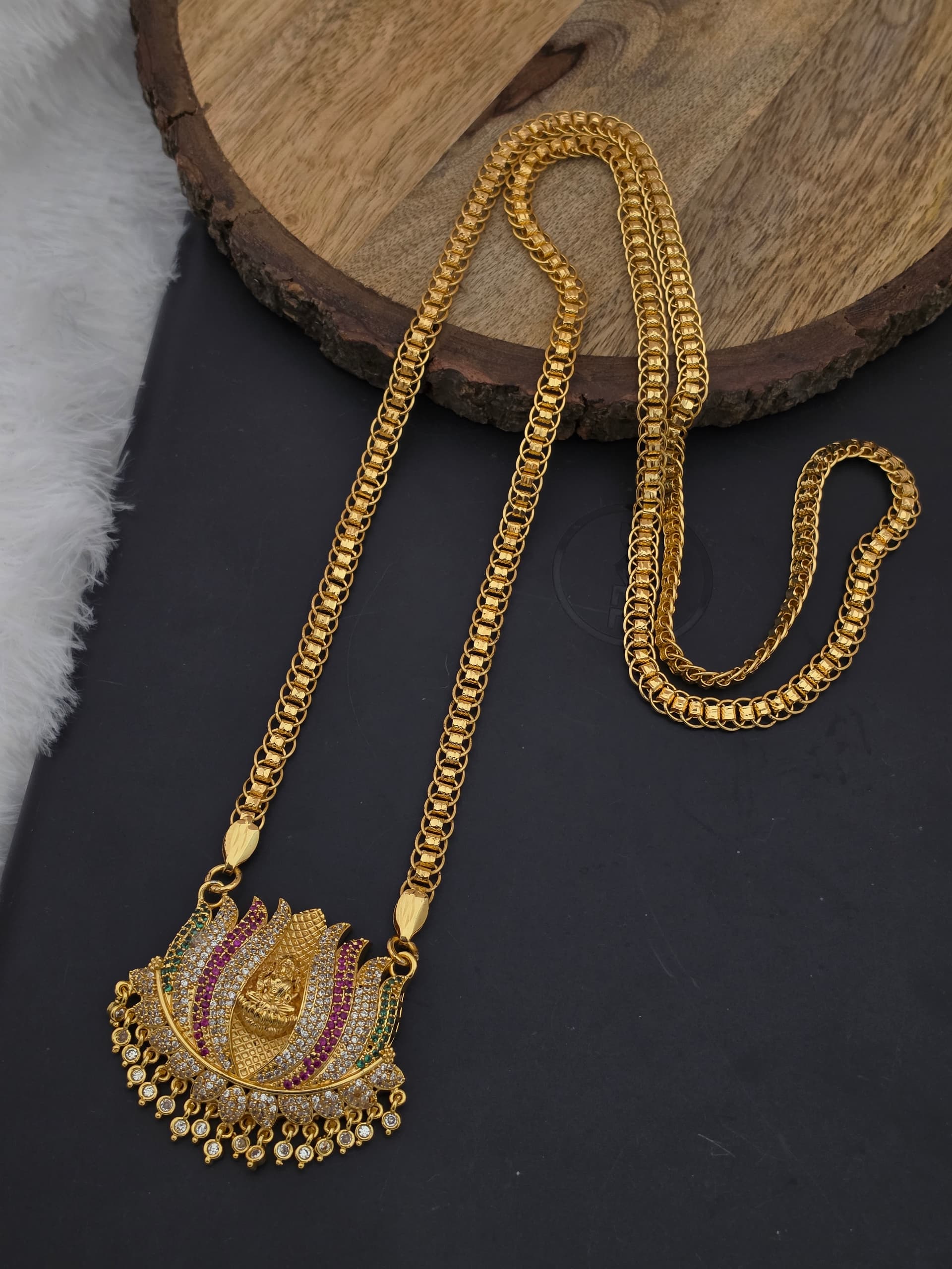 Premium foaming AD stone 40 inch lotus dollar chain