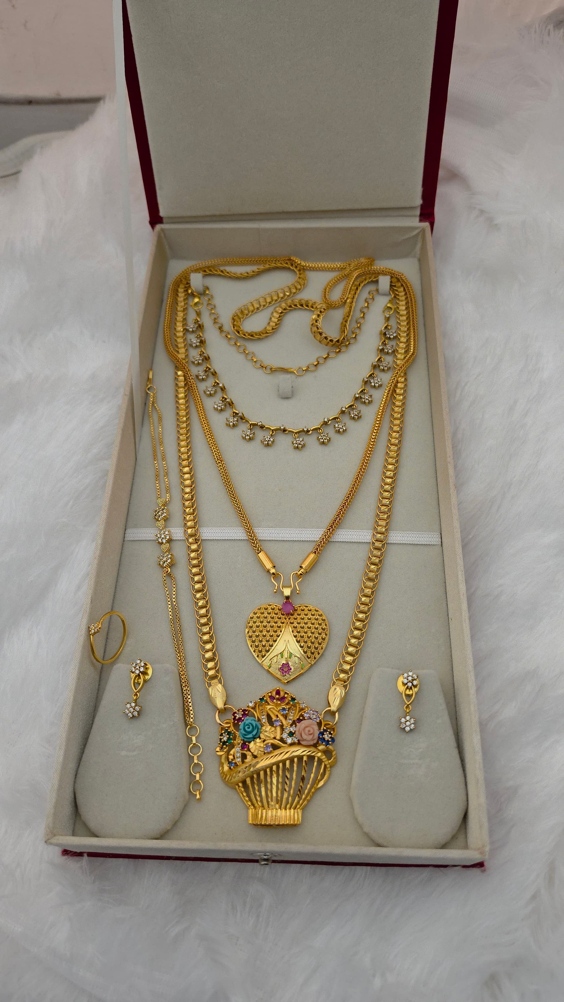 Premium quality flower pot combo comes 32 inches dollar chain 28 inches plain dollar chain, bracelet,stud, necklace ring  all together