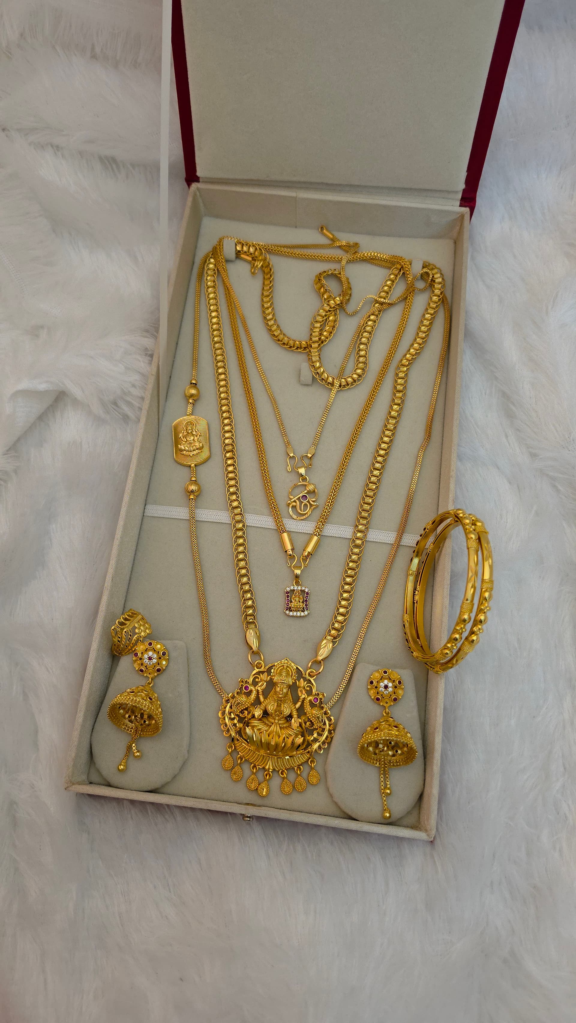 Premium foaming wedding special offer include mugappu chain 28 inches dollar chain 18 inches dollar chain 2 pc bangle jhumka ring