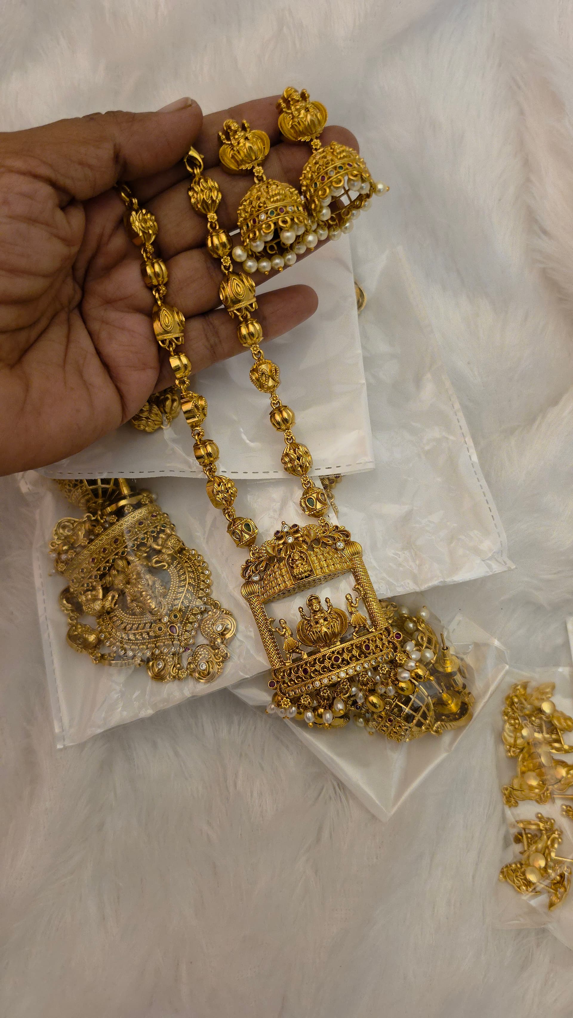Premium quality  antique madapam mid haram comes jhumka
