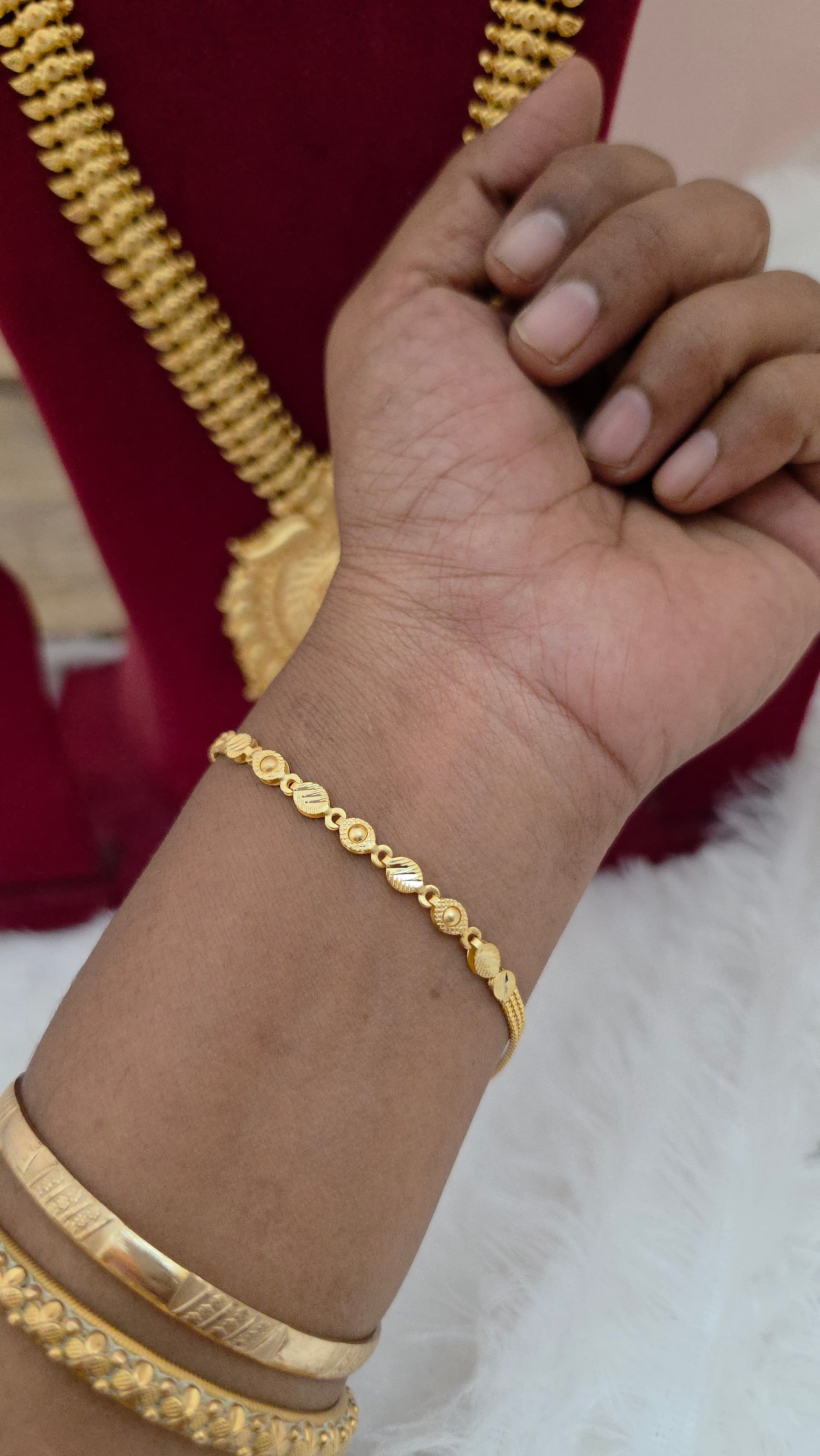 Premium foaming  bracelet