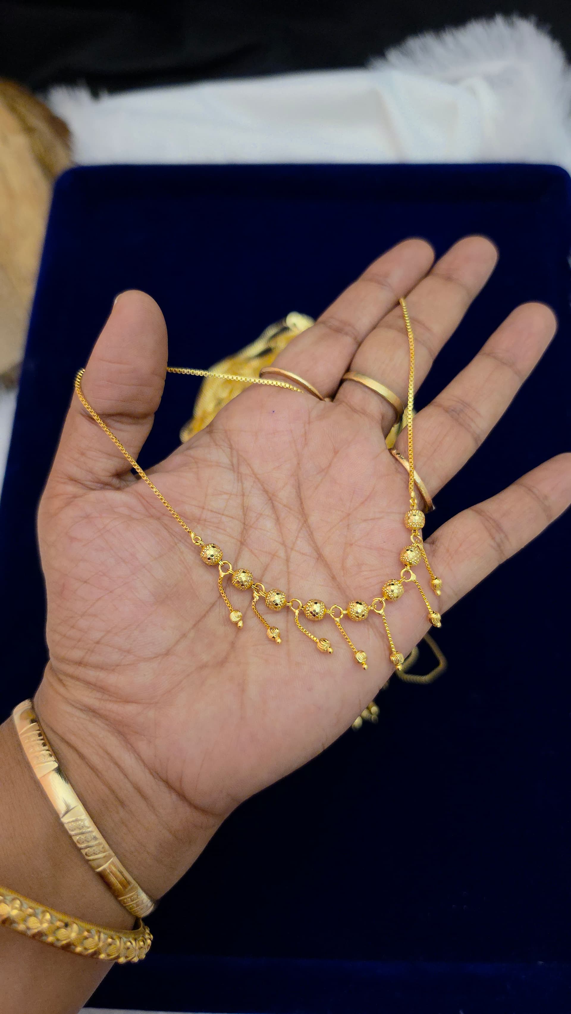 Premium foaming drops necklace