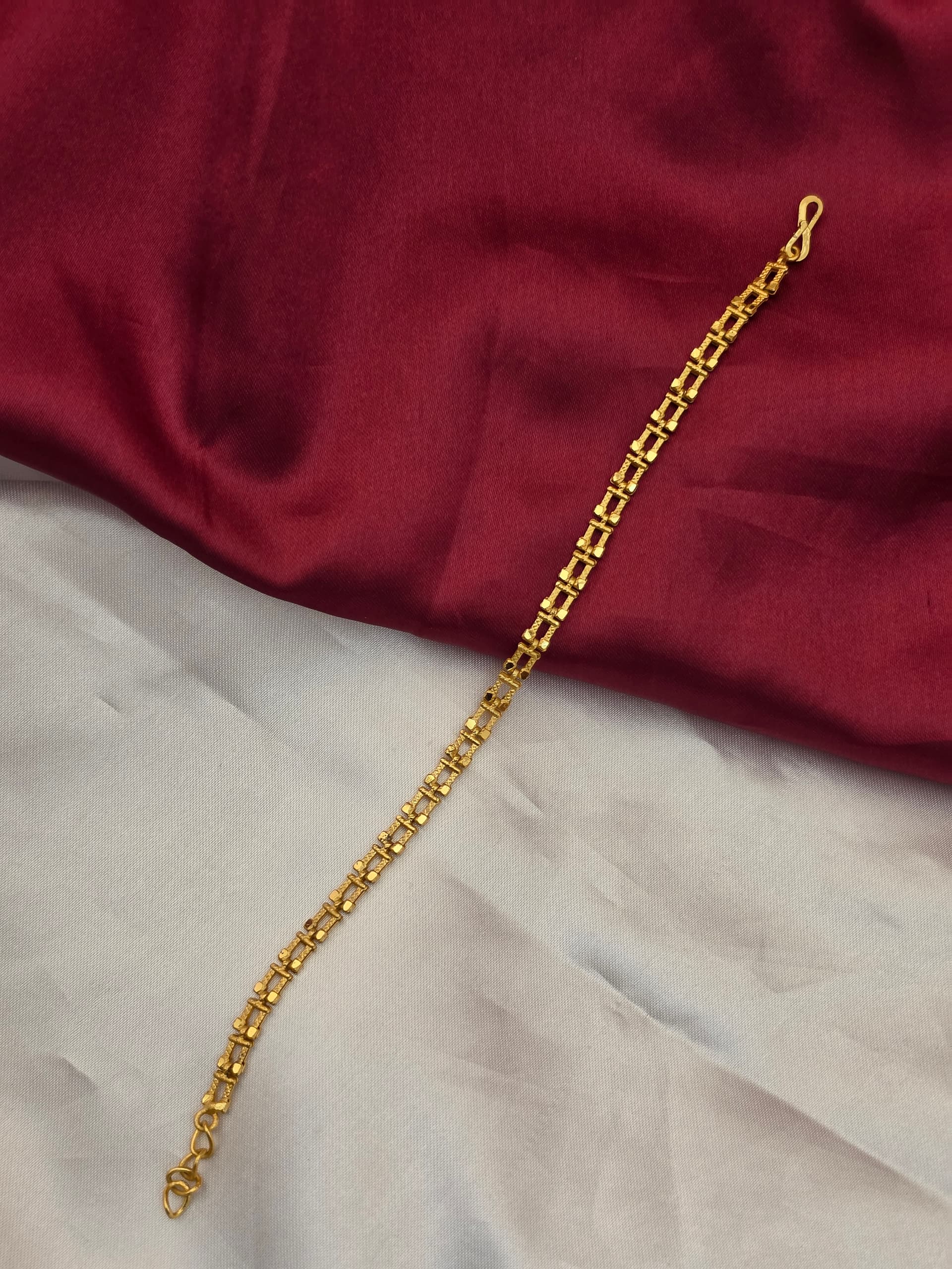 Premium foaming women bracelet