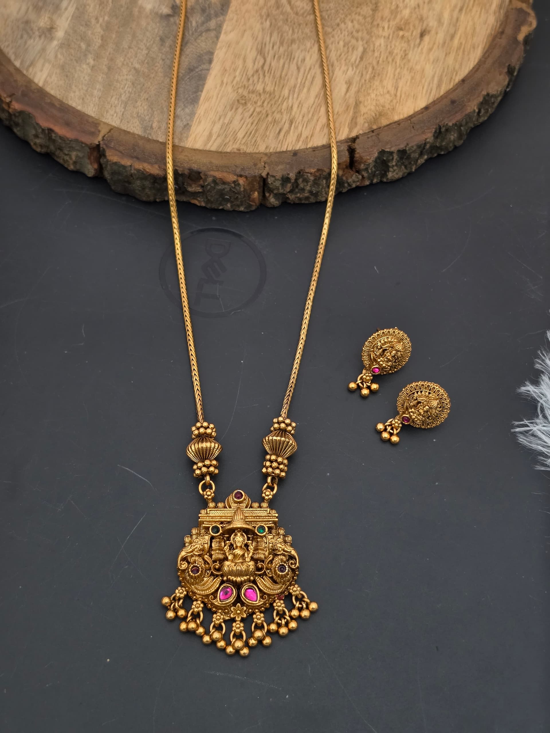 Premium mat  ad stone lakshmi necklace