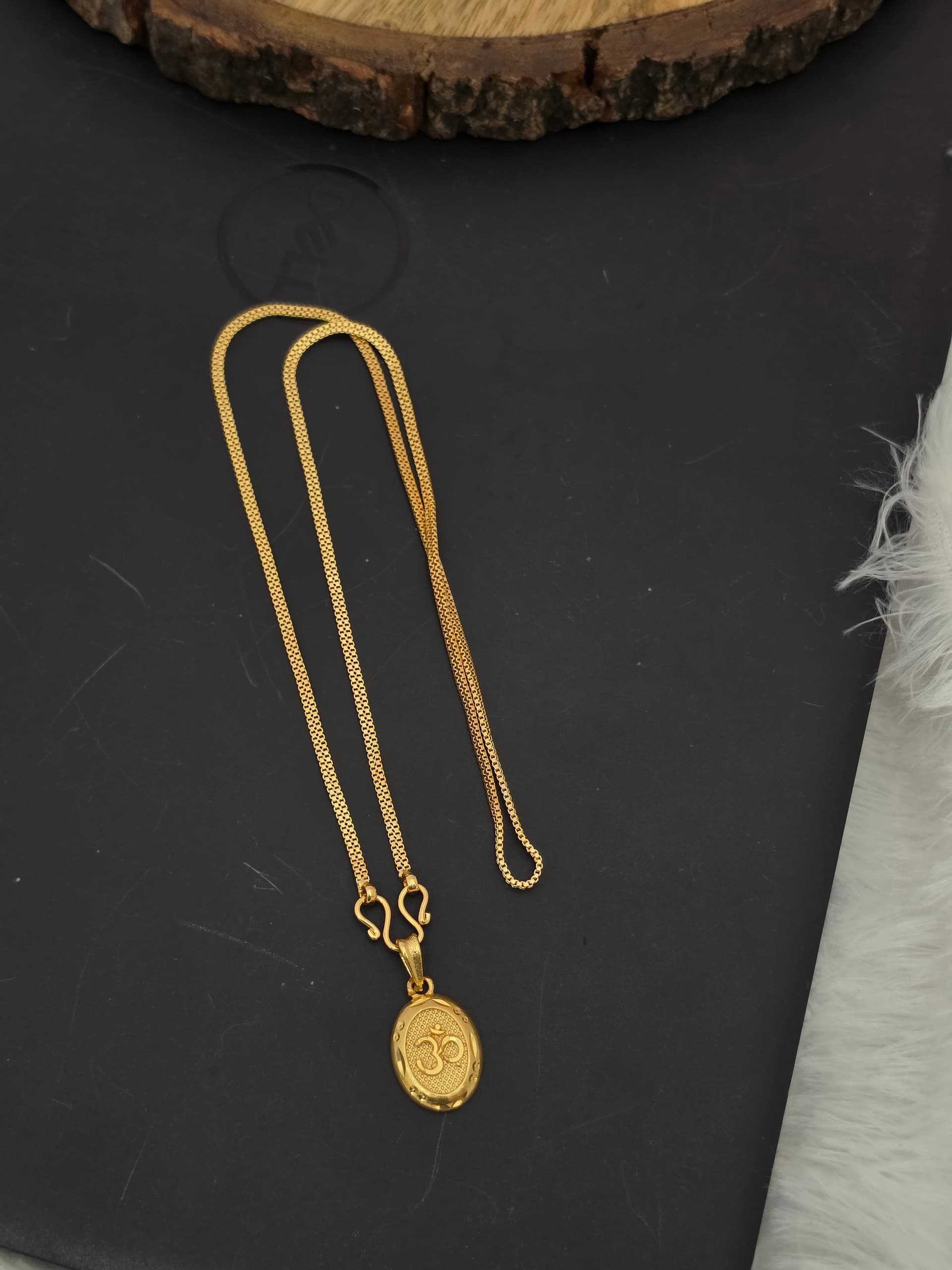 Premium foaming 18 inch one day offer swastik dollar chain