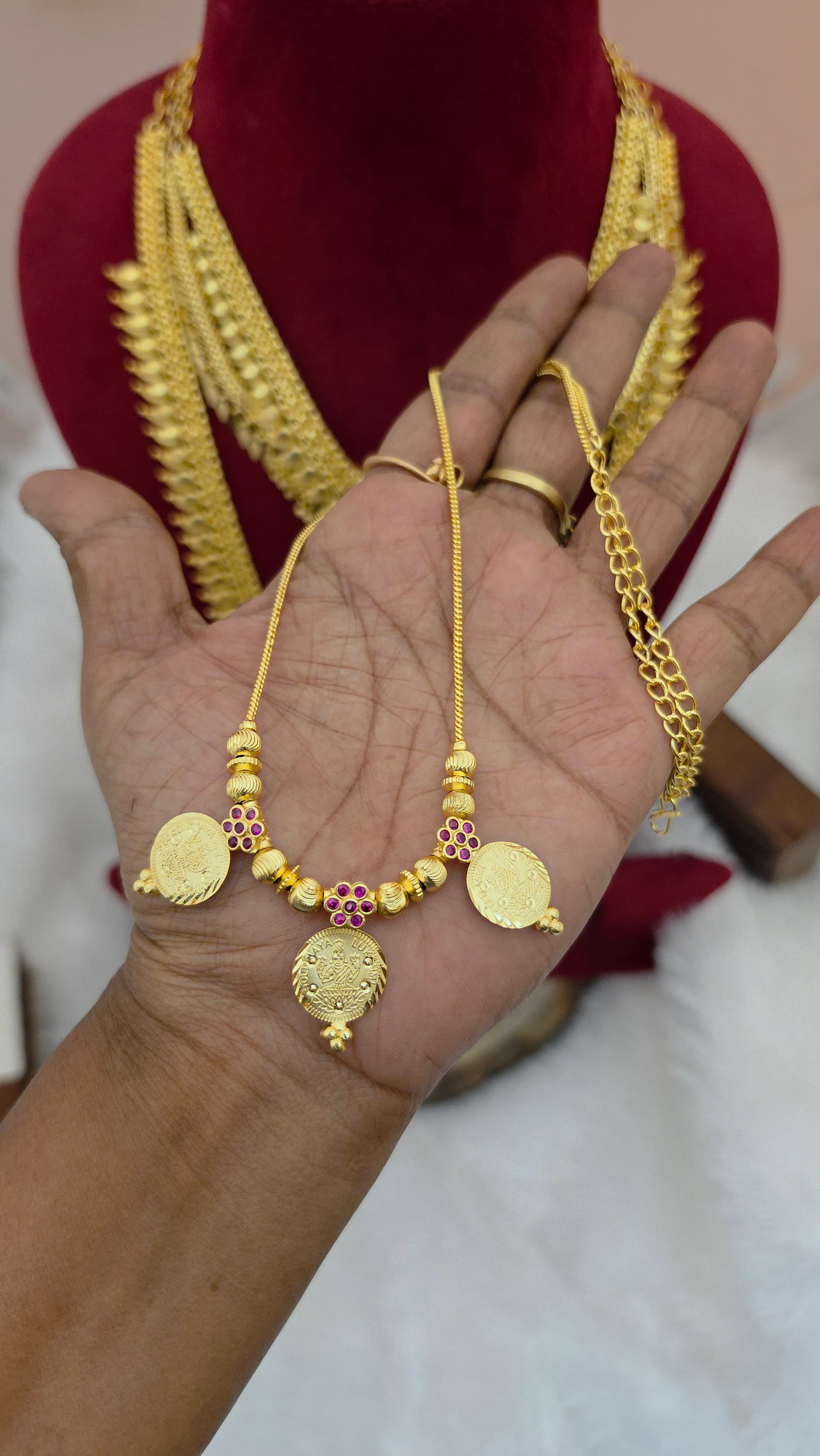 foaming ad stone coin necklace