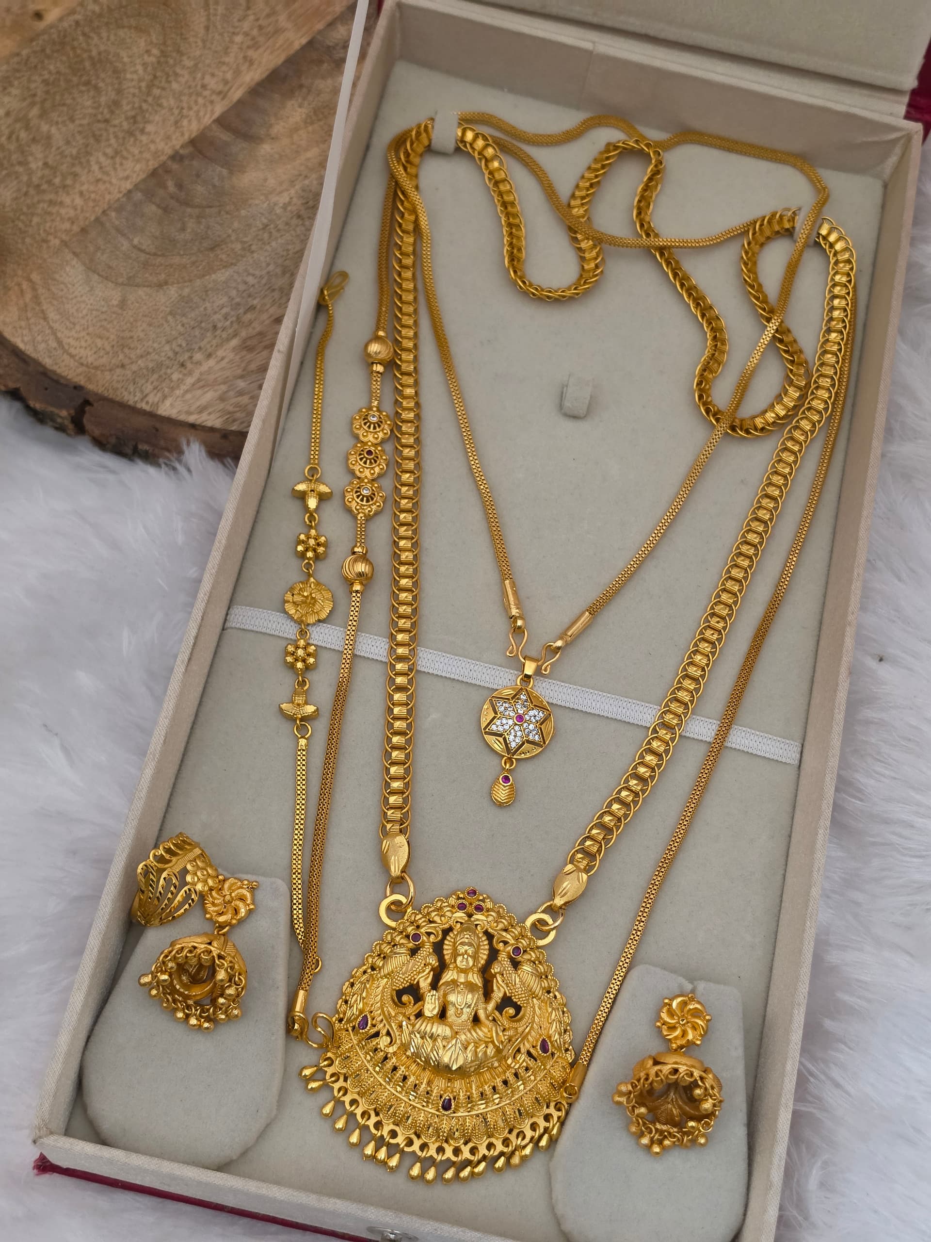 Premium foaming combo set (28 inches foaming dollar chain, 18 inches dollar chain,mugappu chain , bracelet,jhumka, ring all together)