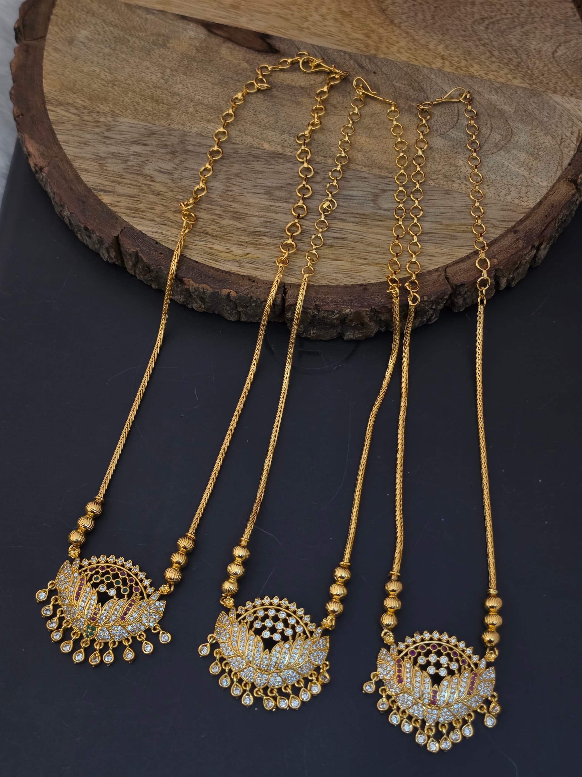 Premium foaming ad stone lotus necklace